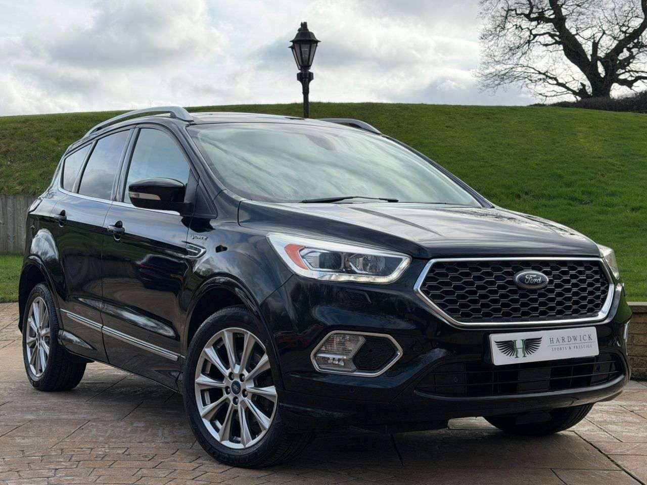 A 2016 FORD KUGA 2.0 TDCi Vignale SUV 5dr Diesel Manual Euro 6 (s/s) (150 ps) PAN ROOF - HTD A 2016 FORD KUGA 2.0 TDCi Vignale SUV 5dr Diesel Manual Euro 6 (s/s) (150 ps) PAN ROOF - HTD