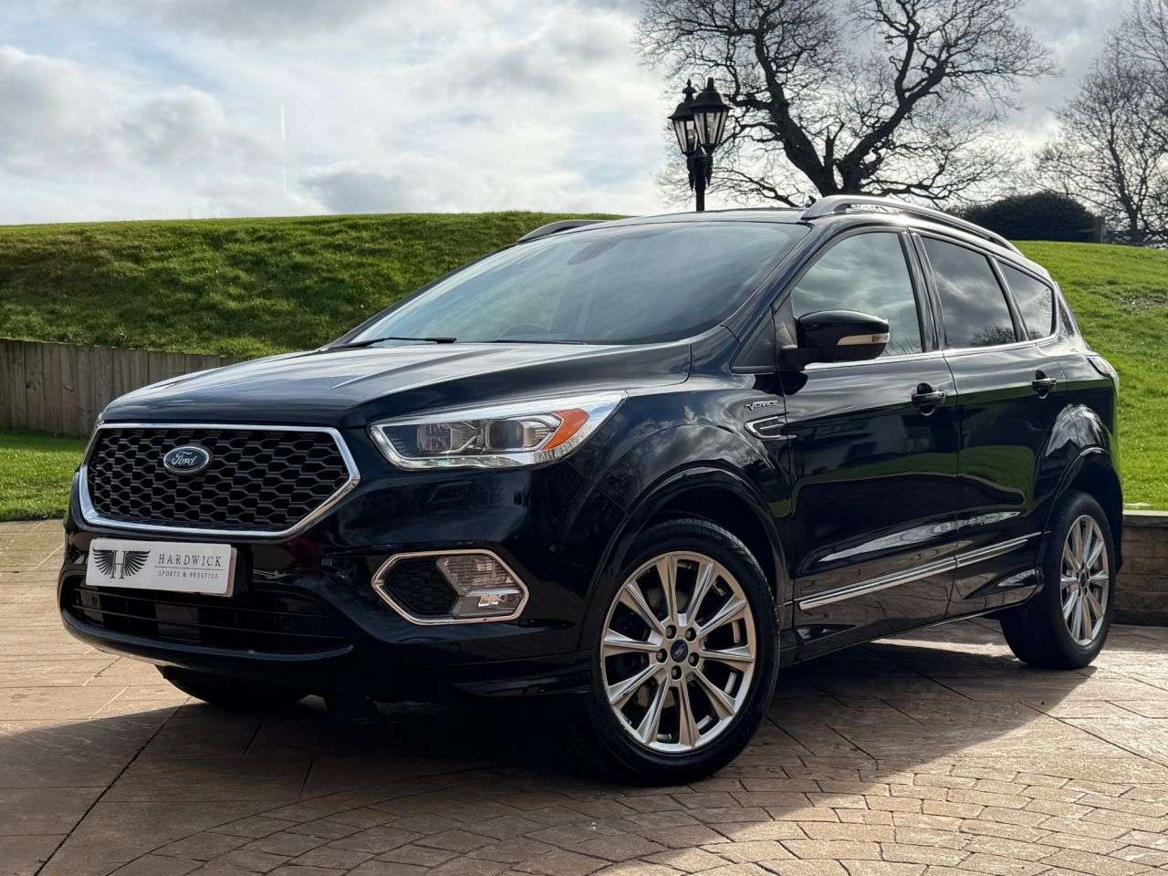 A 2016 FORD KUGA 2.0 TDCi Vignale SUV 5dr Diesel Manual Euro 6 (s/s) (150 ps) PAN ROOF - HTD A 2016 FORD KUGA 2.0 TDCi Vignale SUV 5dr Diesel Manual Euro 6 (s/s) (150 ps) PAN ROOF - HTD