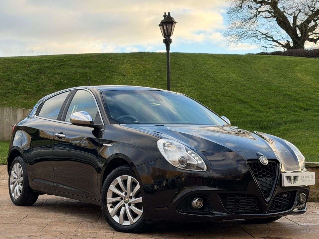 A 2016 ALFA ROMEO GIULIETTA 1.6 JTDM-2 Business Edition Hatchback 5dr Diesel Manual Euro 6 (s/s) (120 b A 2016 ALFA ROMEO GIULIETTA 1.6 JTDM-2 Business Edition Hatchback 5dr Diesel Manual Euro 6 (s/s) (120 b