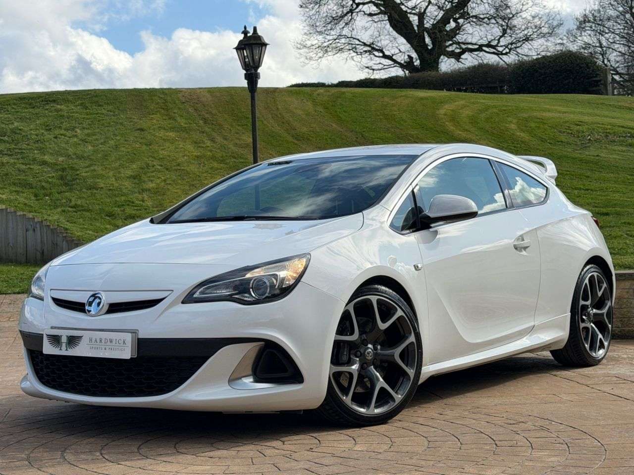 A 2015 VAUXHALL ASTRA VXR EURO 5 2.0L 3d 276 BHP 1 OWNER FULL SERVICE HISTORY. A 2015 VAUXHALL ASTRA VXR EURO 5 2.0L 3d 276 BHP 1 OWNER FULL SERVICE HISTORY.