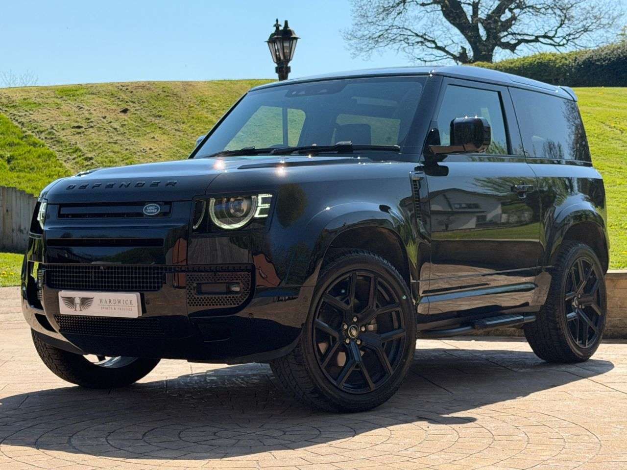 A 2024 LAND ROVER DEFENDER 3.0 D250 MHEV X-Dynamic HSE SUV 3dr Diesel Auto 4WD Euro 6 (s/s) (250 ps) 1 A 2024 LAND ROVER DEFENDER 3.0 D250 MHEV X-Dynamic HSE SUV 3dr Diesel Auto 4WD Euro 6 (s/s) (250 ps) 1