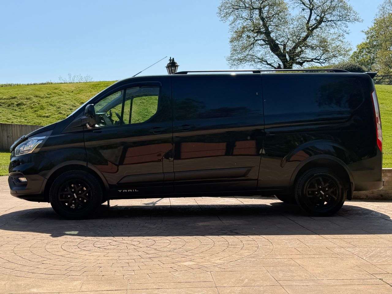 A 2022 FORD TRANSIT CUSTOM 2.0 340 EcoBlue Trail Panel Van 5dr Diesel Manual L2 H1 Euro 6 (s/s) (130 p A 2022 FORD TRANSIT CUSTOM 2.0 340 EcoBlue Trail Panel Van 5dr Diesel Manual L2 H1 Euro 6 (s/s) (130 p