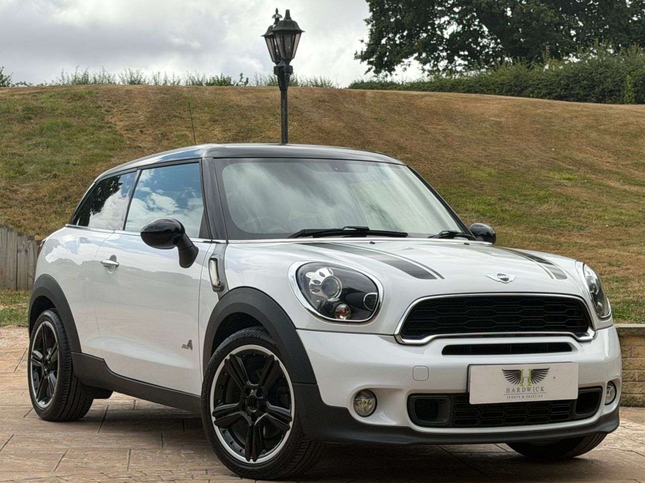 A 2014 MINI COOPER 2.0 Cooper SD SUV 3dr Diesel Manual ALL4 Euro 5 (s/s) (143 ps) 2 KEYS - SER A 2014 MINI COOPER 2.0 Cooper SD SUV 3dr Diesel Manual ALL4 Euro 5 (s/s) (143 ps) 2 KEYS - SER
