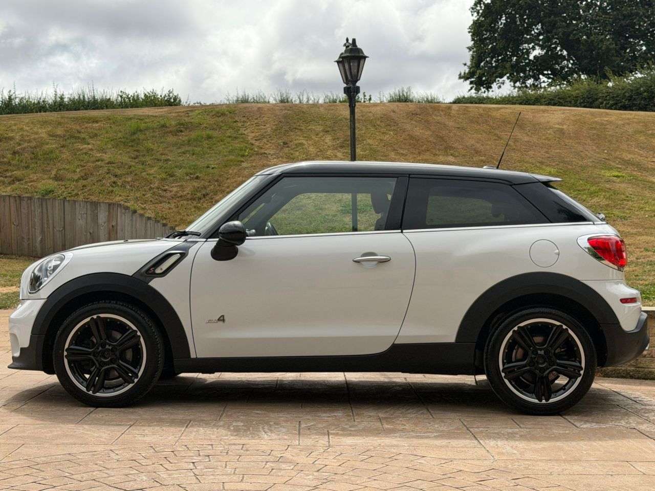 A 2014 MINI COOPER 2.0 Cooper SD SUV 3dr Diesel Manual ALL4 Euro 5 (s/s) (143 ps) 2 KEYS - SER A 2014 MINI COOPER 2.0 Cooper SD SUV 3dr Diesel Manual ALL4 Euro 5 (s/s) (143 ps) 2 KEYS - SER