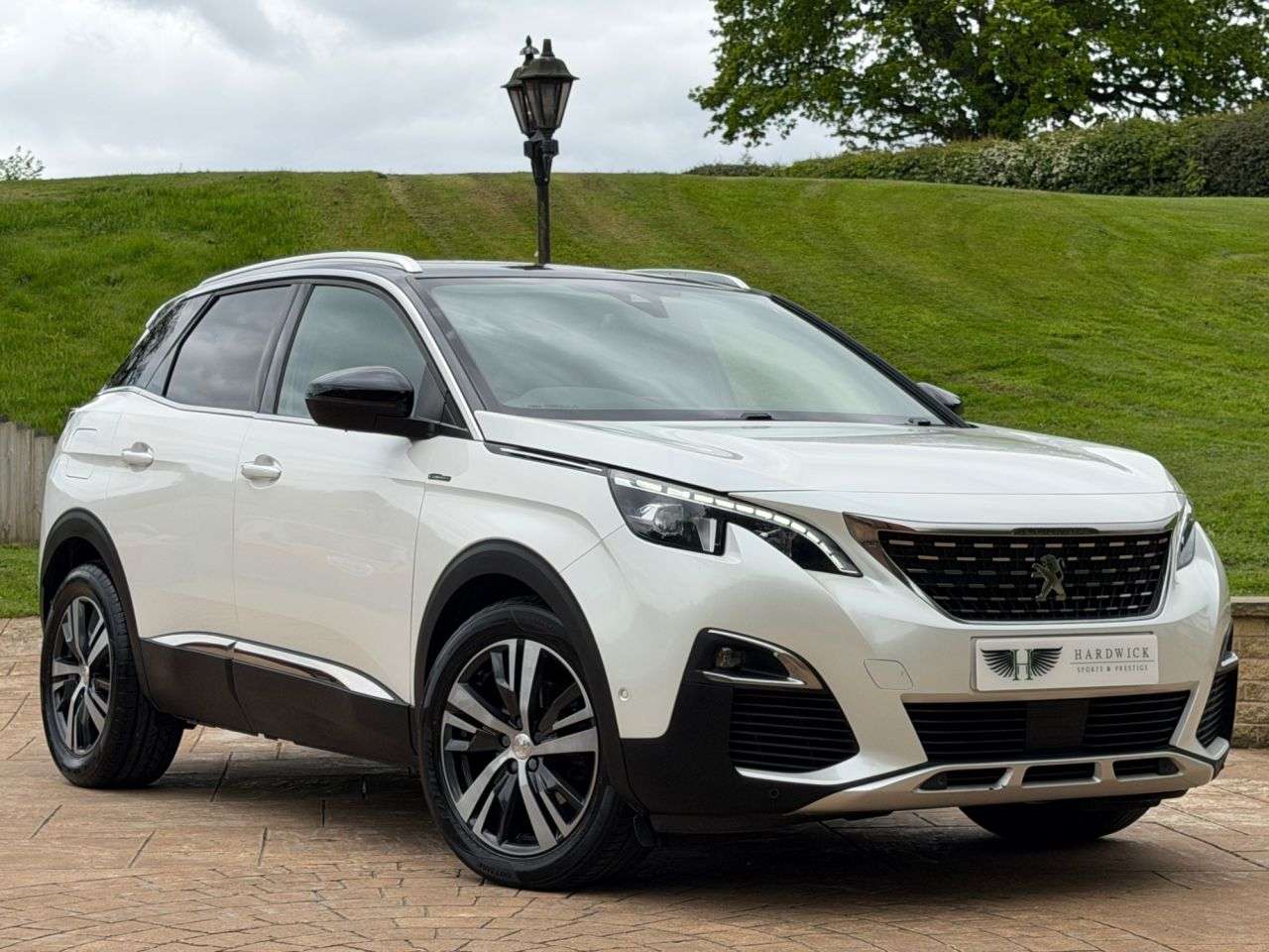 A 2017 PEUGEOT 3008 1.6 BlueHDi GT Line SUV 5dr Diesel Manual Euro 6 (s/s) (120 ps) OPENING PAN A 2017 PEUGEOT 3008 1.6 BlueHDi GT Line SUV 5dr Diesel Manual Euro 6 (s/s) (120 ps) OPENING PAN
