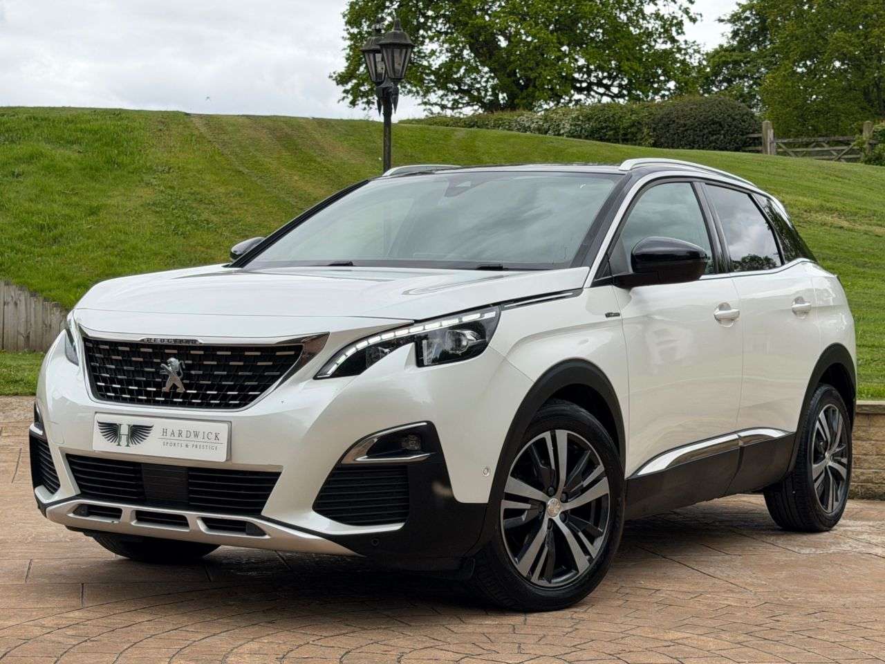 A 2017 PEUGEOT 3008 1.6 BlueHDi GT Line SUV 5dr Diesel Manual Euro 6 (s/s) (120 ps) OPENING PAN A 2017 PEUGEOT 3008 1.6 BlueHDi GT Line SUV 5dr Diesel Manual Euro 6 (s/s) (120 ps) OPENING PAN