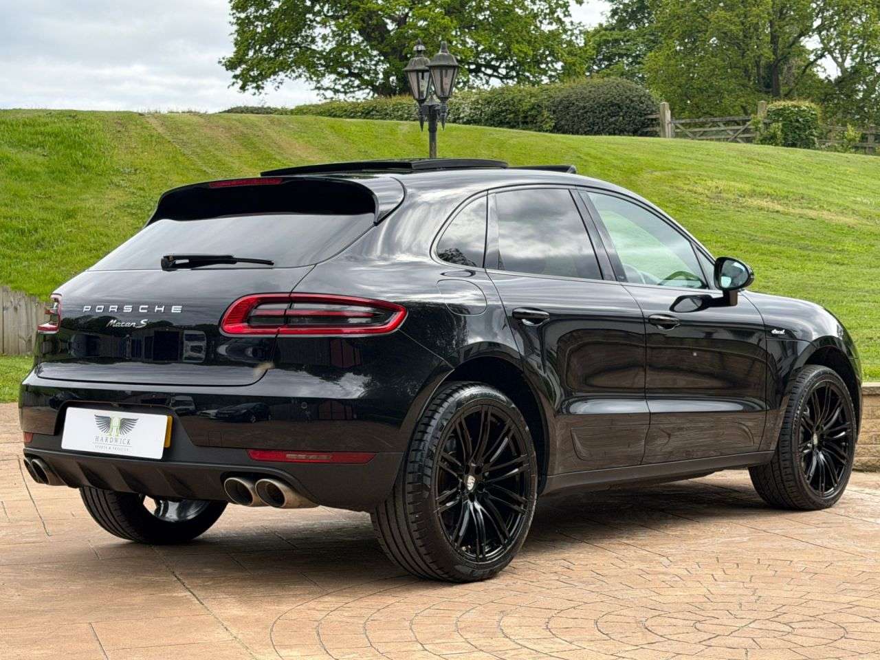 2017 PORSCHE MACAN 2017 PORSCHE MACAN
