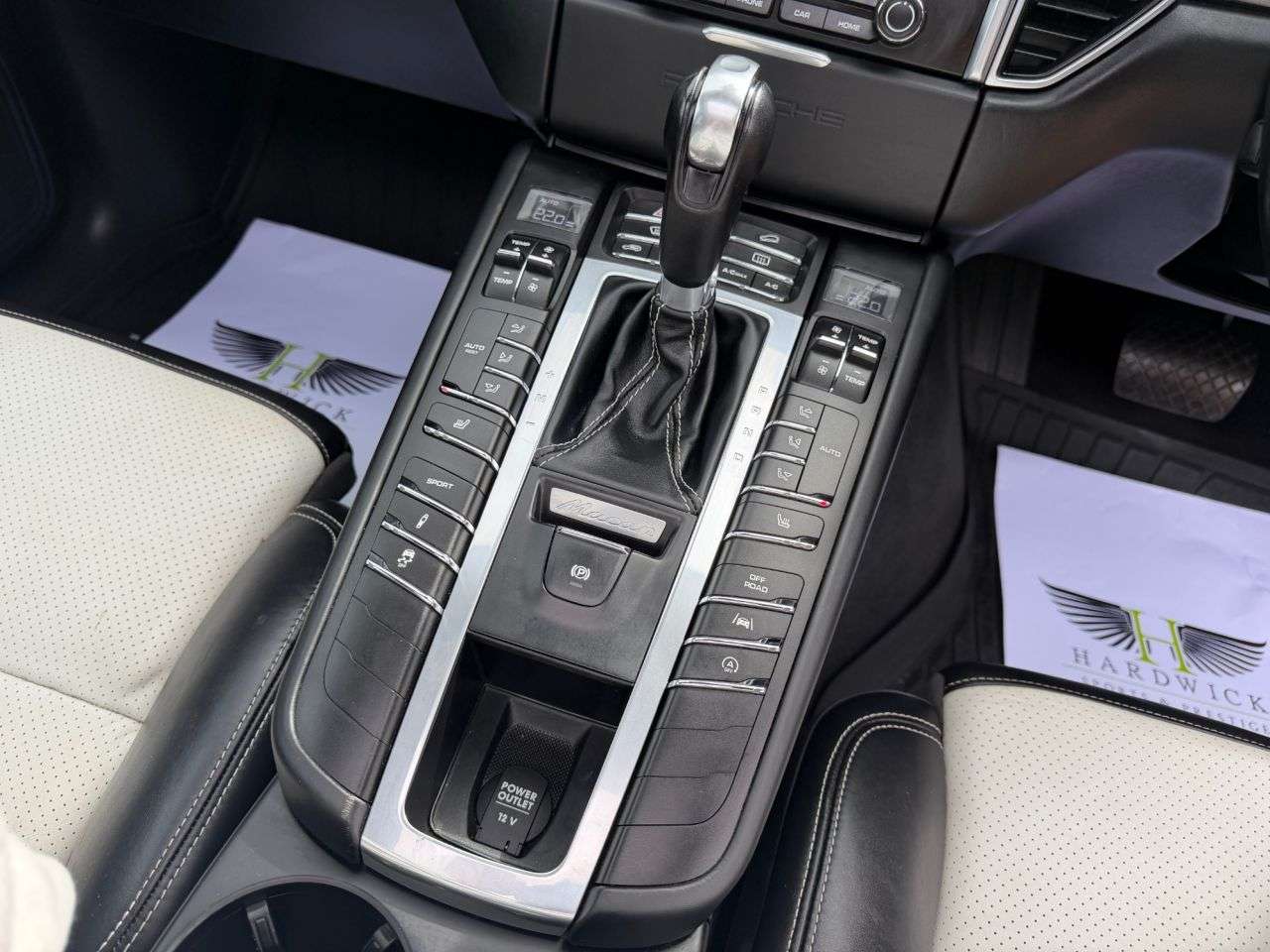 2017 PORSCHE MACAN 2017 PORSCHE MACAN