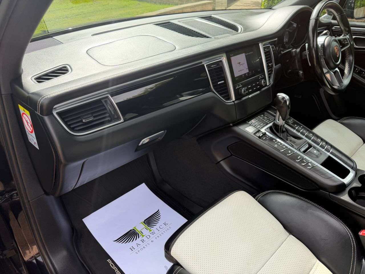 2017 PORSCHE MACAN 2017 PORSCHE MACAN