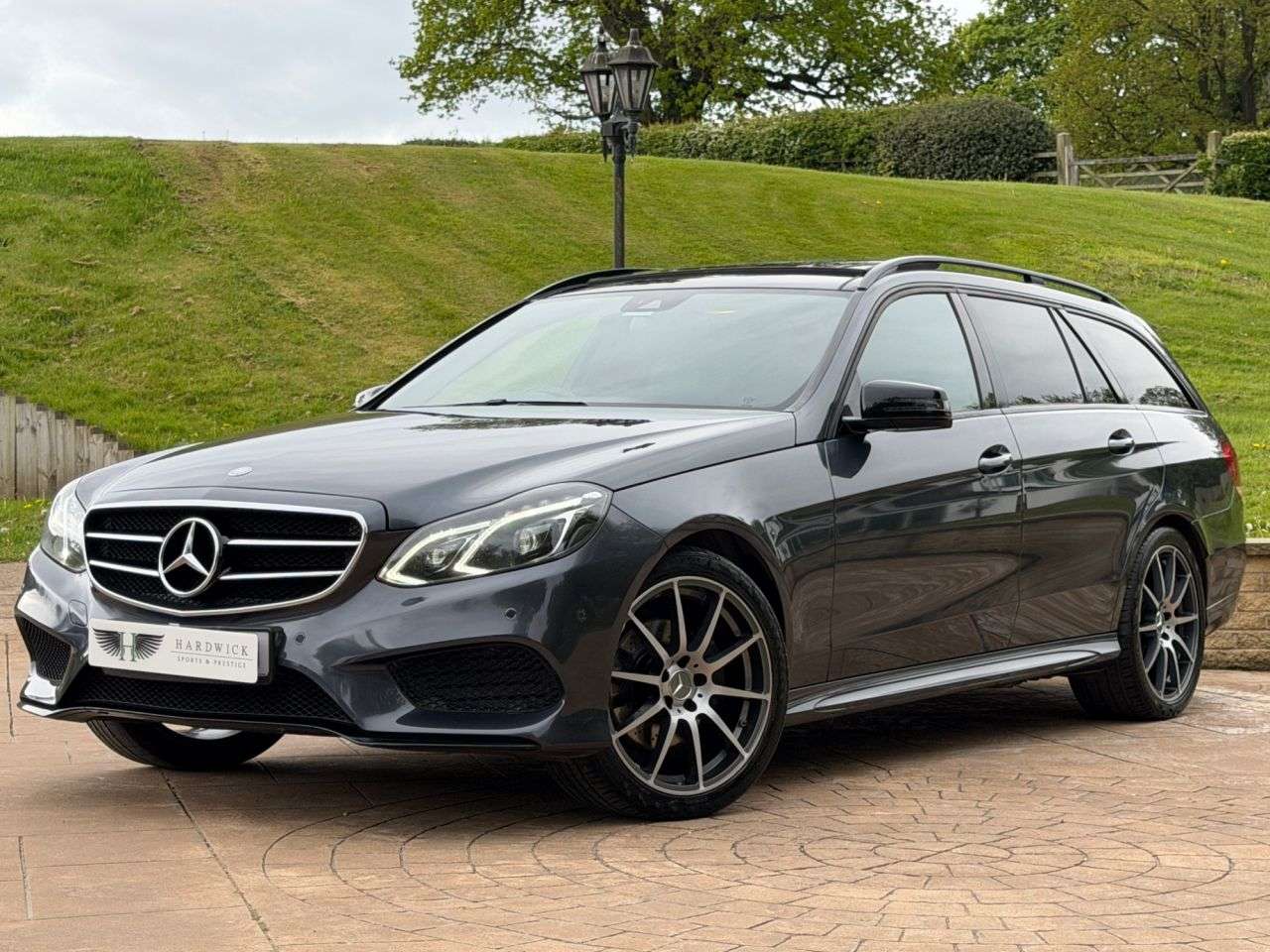 A 2016 MERCEDES-BENZ E-CLASS 2.1 E220 BlueTEC AMG Night Edition (Premium) Estate 5dr Diesel G-Tronic+ Eu A 2016 MERCEDES-BENZ E-CLASS 2.1 E220 BlueTEC AMG Night Edition (Premium) Estate 5dr Diesel G-Tronic+ Eu