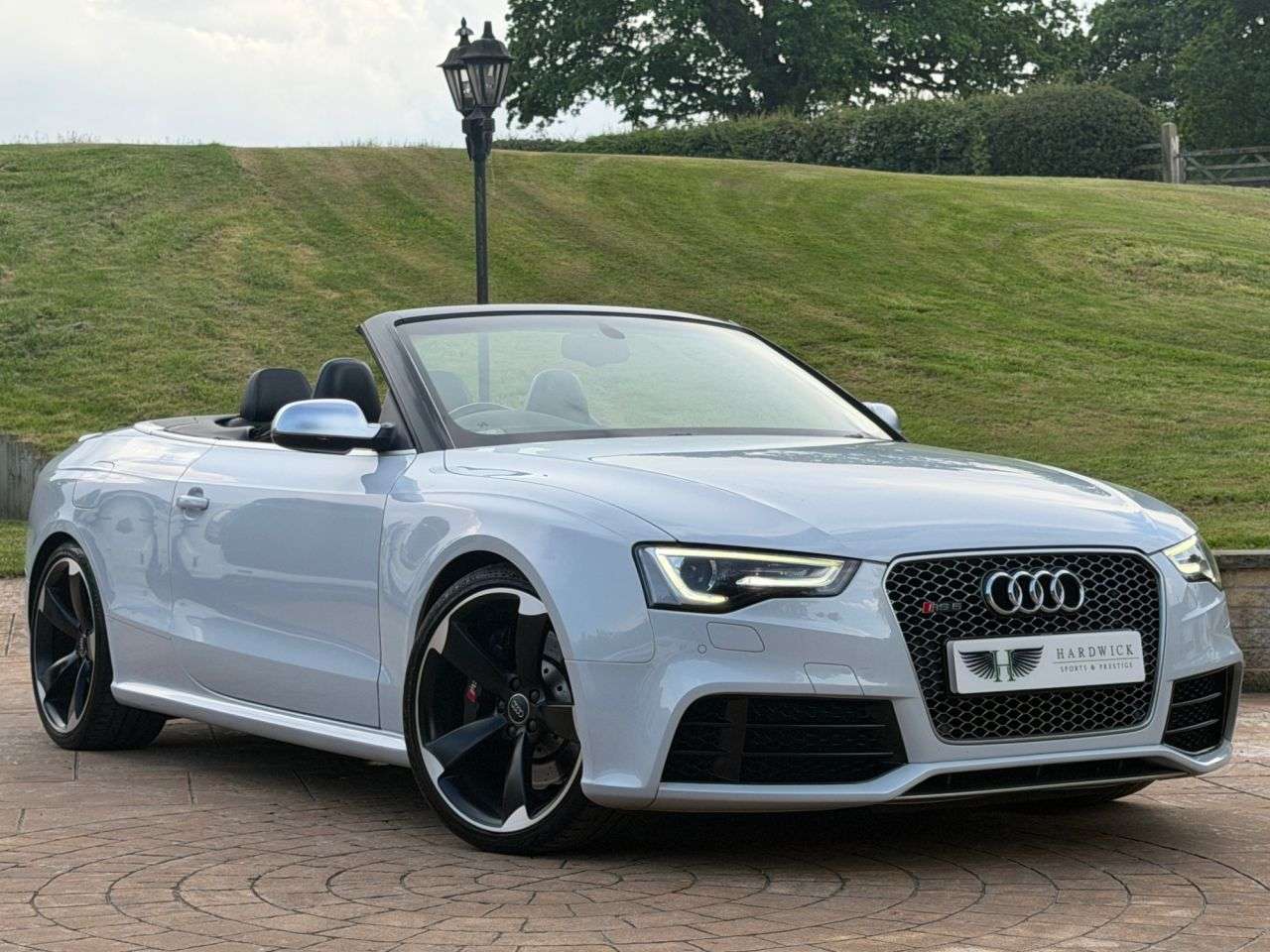 A 2014 AUDI RS5 4.2 FSI V8 Cabriolet 2dr Petrol S Tronic quattro Euro 5 (450 ps) STUNNING E A 2014 AUDI RS5 4.2 FSI V8 Cabriolet 2dr Petrol S Tronic quattro Euro 5 (450 ps) STUNNING E