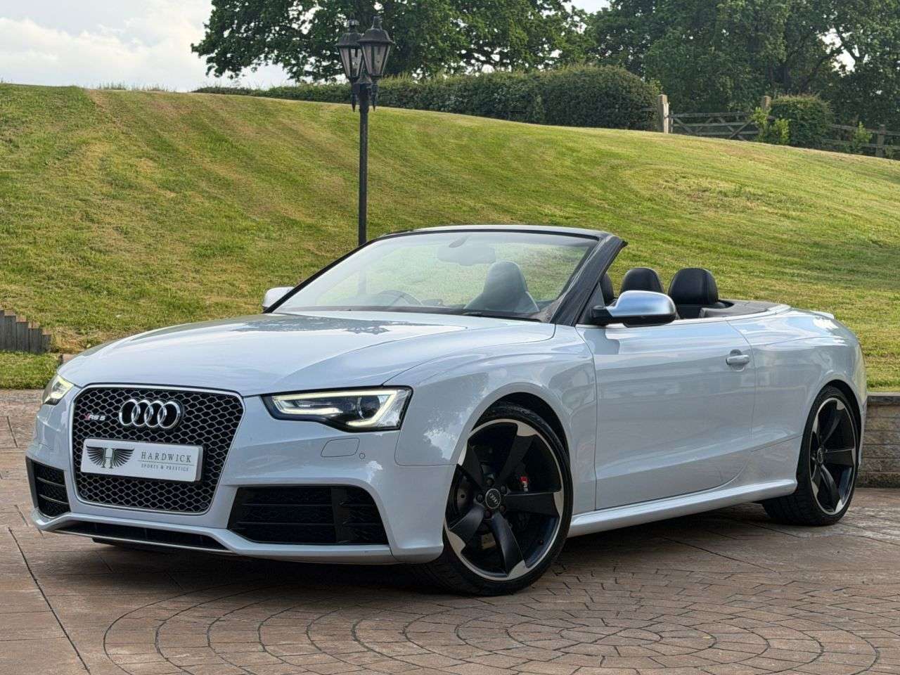 A 2014 AUDI RS5 4.2 FSI V8 Cabriolet 2dr Petrol S Tronic quattro Euro 5 (450 ps) STUNNING E A 2014 AUDI RS5 4.2 FSI V8 Cabriolet 2dr Petrol S Tronic quattro Euro 5 (450 ps) STUNNING E