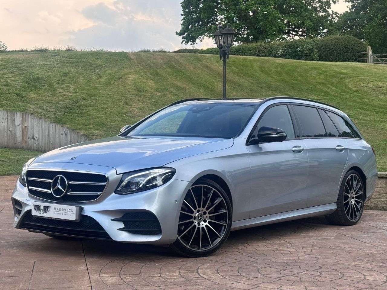 A 2017 MERCEDES-BENZ E-CLASS 2.0 E220d AMG Line (Premium Plus) Estate 5dr Diesel G-Tronic+ Euro 6 (s/s) A 2017 MERCEDES-BENZ E-CLASS 2.0 E220d AMG Line (Premium Plus) Estate 5dr Diesel G-Tronic+ Euro 6 (s/s)