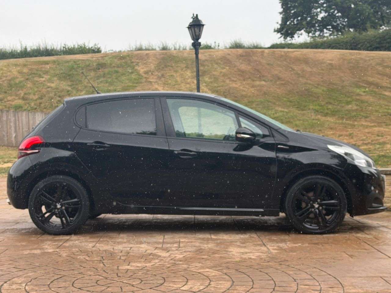 2019 PEUGEOT 208 2019 PEUGEOT 208