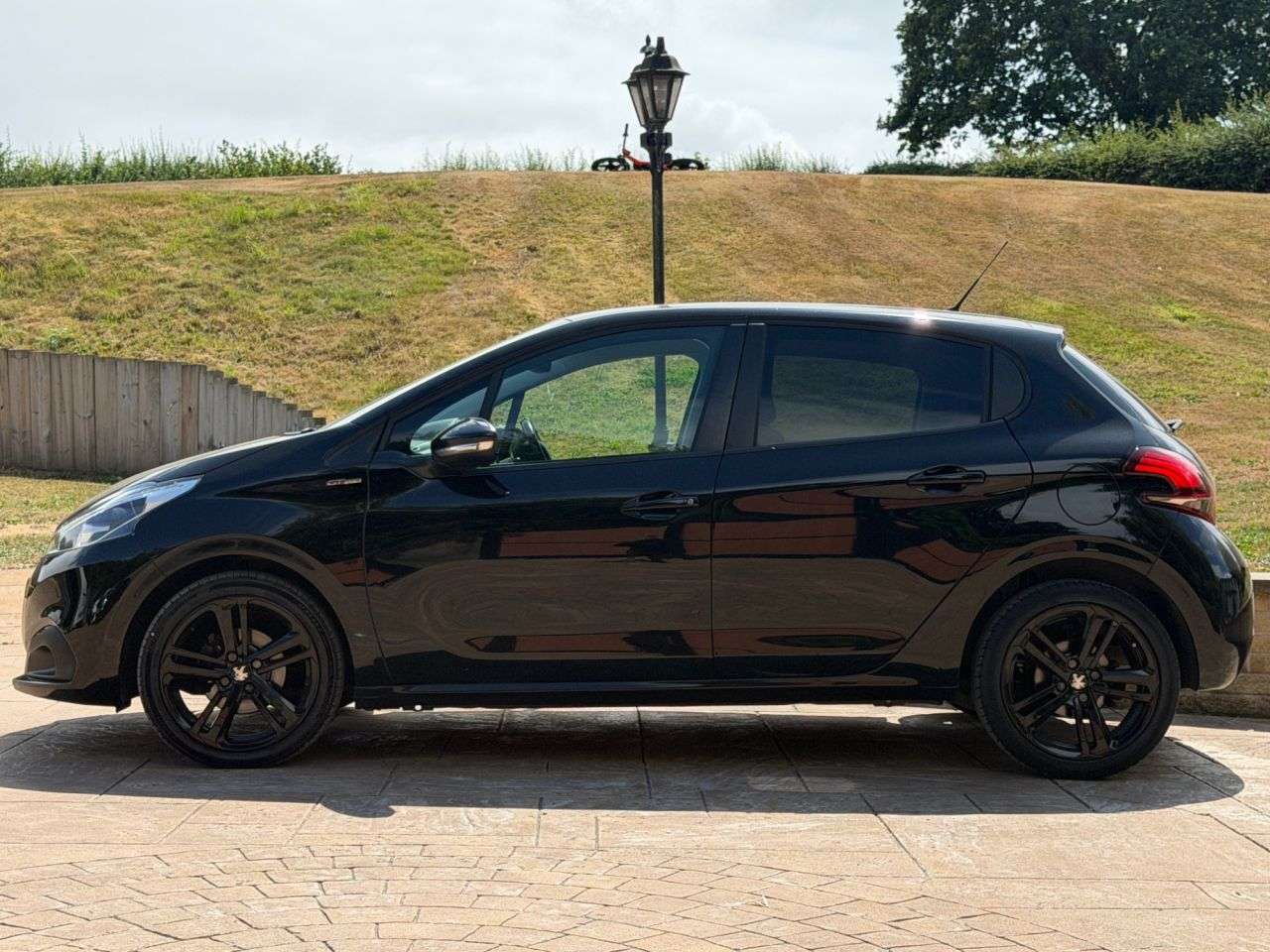 2019 PEUGEOT 208 2019 PEUGEOT 208