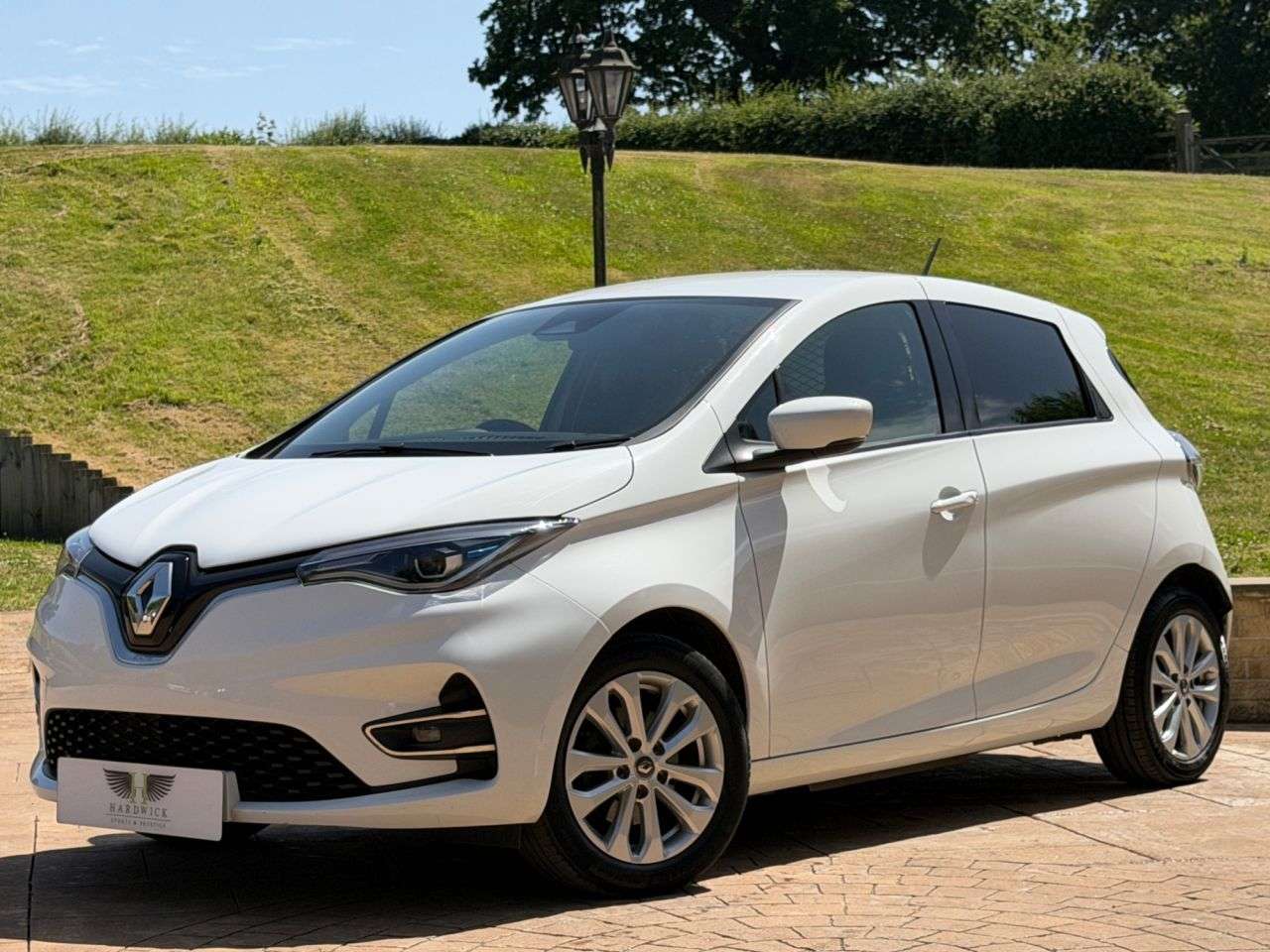 A 2022 RENAULT ZOE R110 EV50 52kWh Business+ Car Derived Van 5dr Electric Auto (Rapid Charge) A 2022 RENAULT ZOE R110 EV50 52kWh Business+ Car Derived Van 5dr Electric Auto (Rapid Charge)