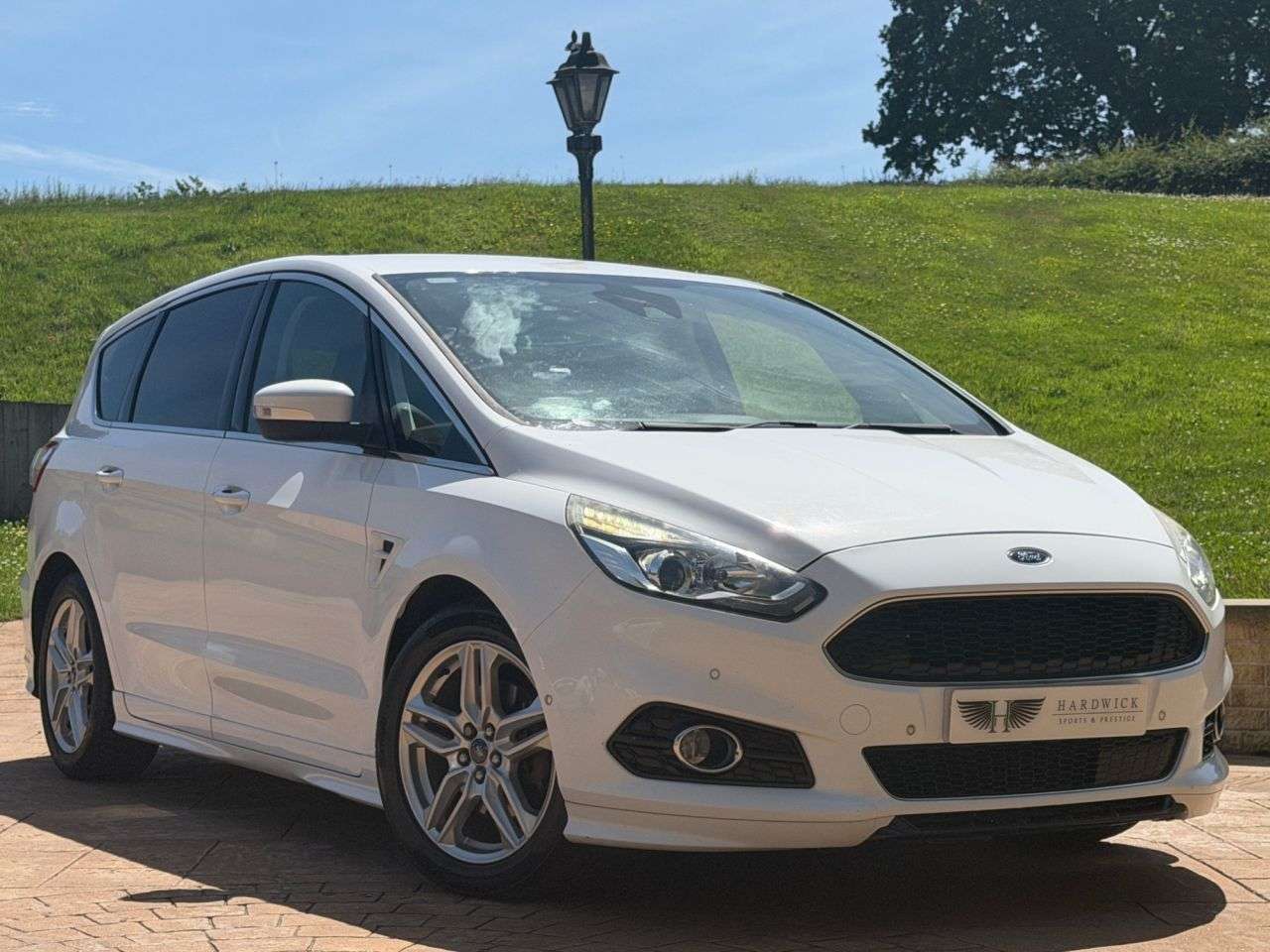 A 2016 FORD S-MAX 2.0 TDCi Titanium Sport MPV 5dr Diesel Manual Euro 6 (s/s) (180 ps) 2 KEYS- A 2016 FORD S-MAX 2.0 TDCi Titanium Sport MPV 5dr Diesel Manual Euro 6 (s/s) (180 ps) 2 KEYS-