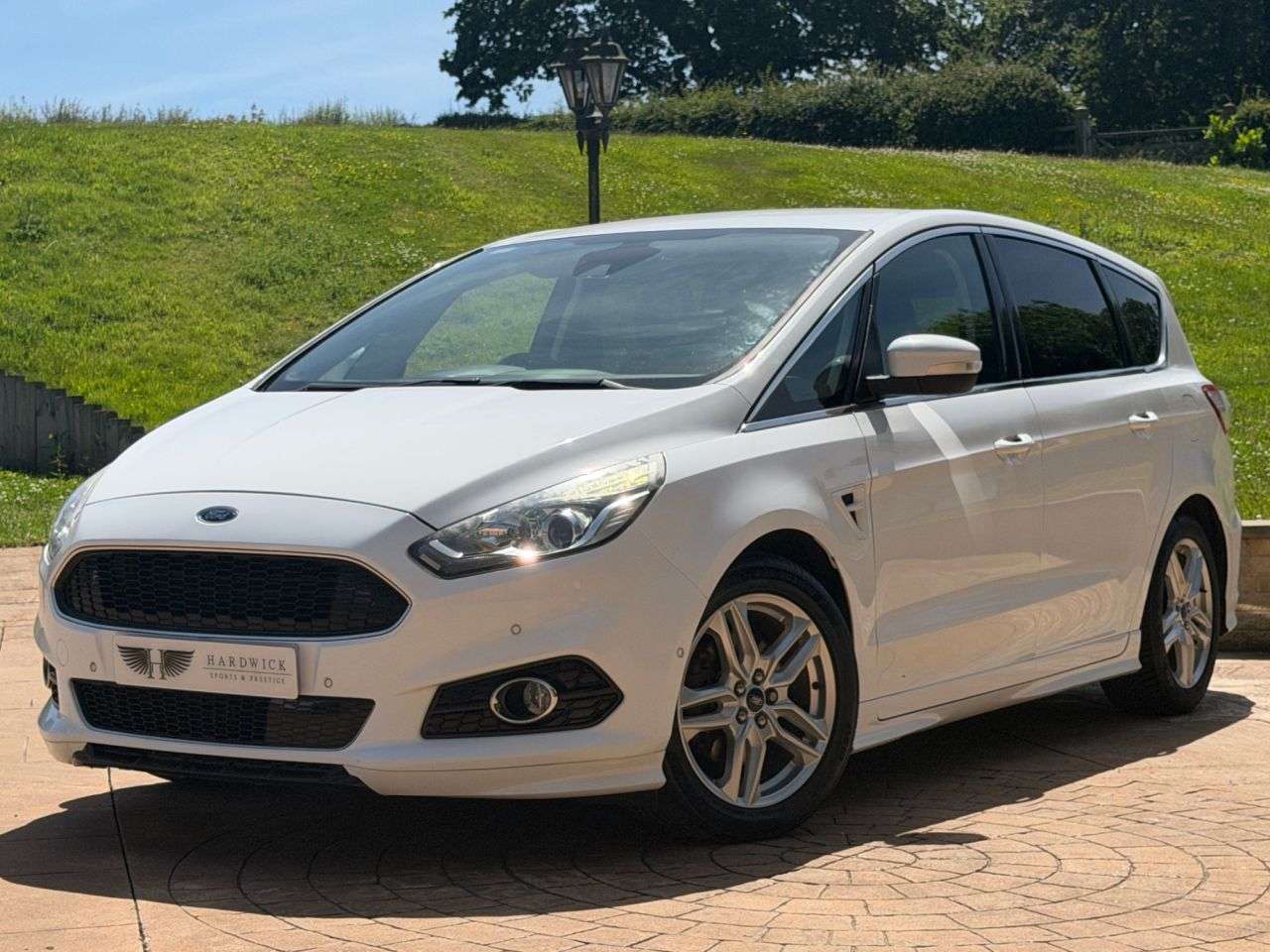 A 2016 FORD S-MAX 2.0 TDCi Titanium Sport MPV 5dr Diesel Manual Euro 6 (s/s) (180 ps) 2 KEYS- A 2016 FORD S-MAX 2.0 TDCi Titanium Sport MPV 5dr Diesel Manual Euro 6 (s/s) (180 ps) 2 KEYS-