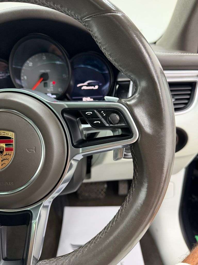 2017 PORSCHE MACAN 2017 PORSCHE MACAN
