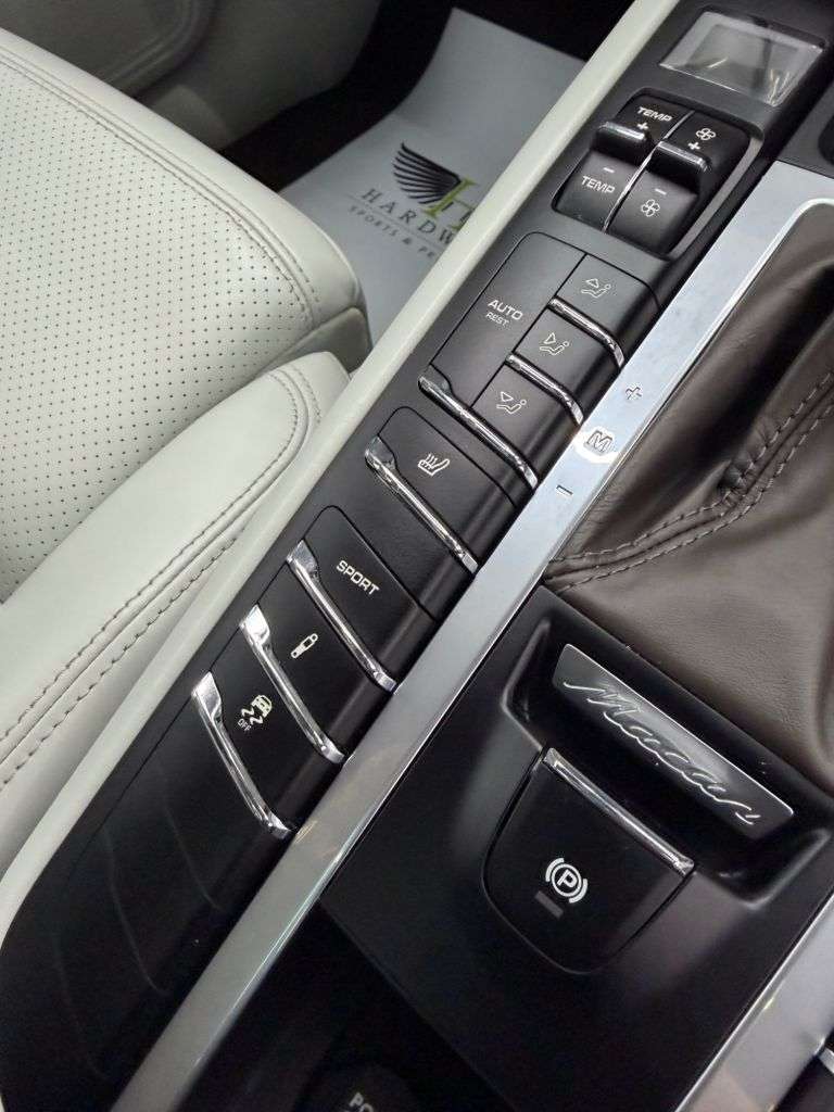 2017 PORSCHE MACAN 2017 PORSCHE MACAN