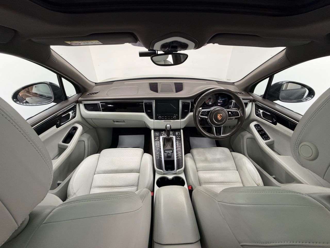 2017 PORSCHE MACAN 2017 PORSCHE MACAN