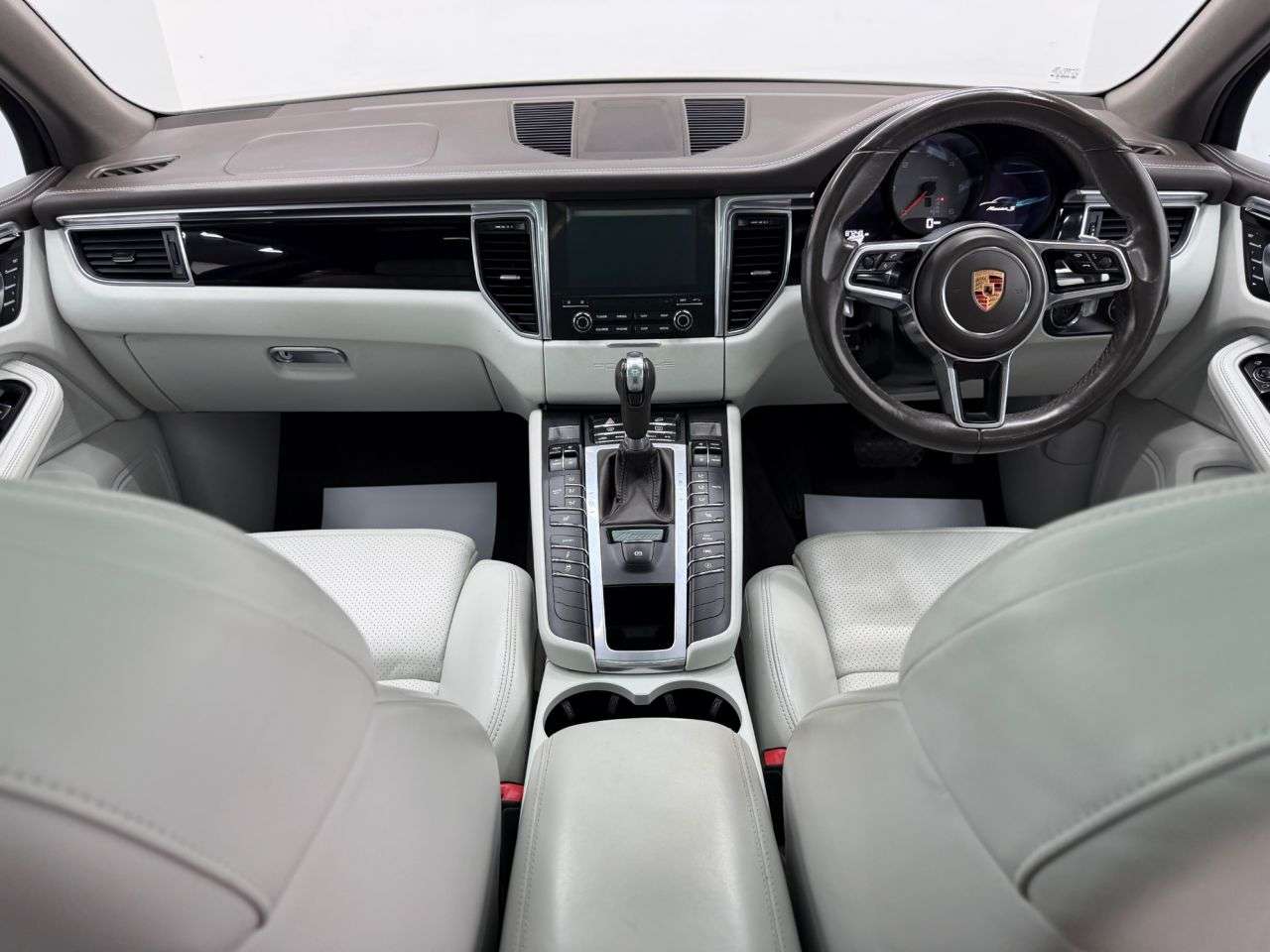 2017 PORSCHE MACAN 2017 PORSCHE MACAN