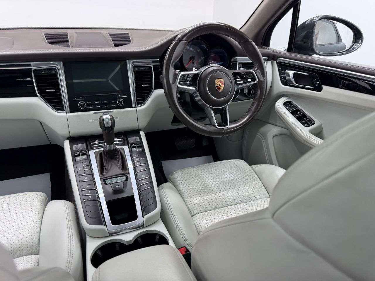 2017 PORSCHE MACAN 2017 PORSCHE MACAN