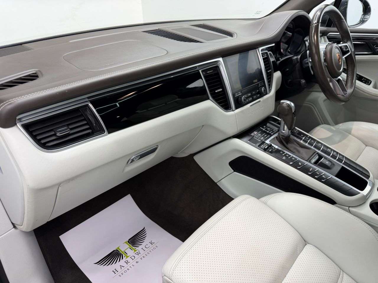2017 PORSCHE MACAN 2017 PORSCHE MACAN