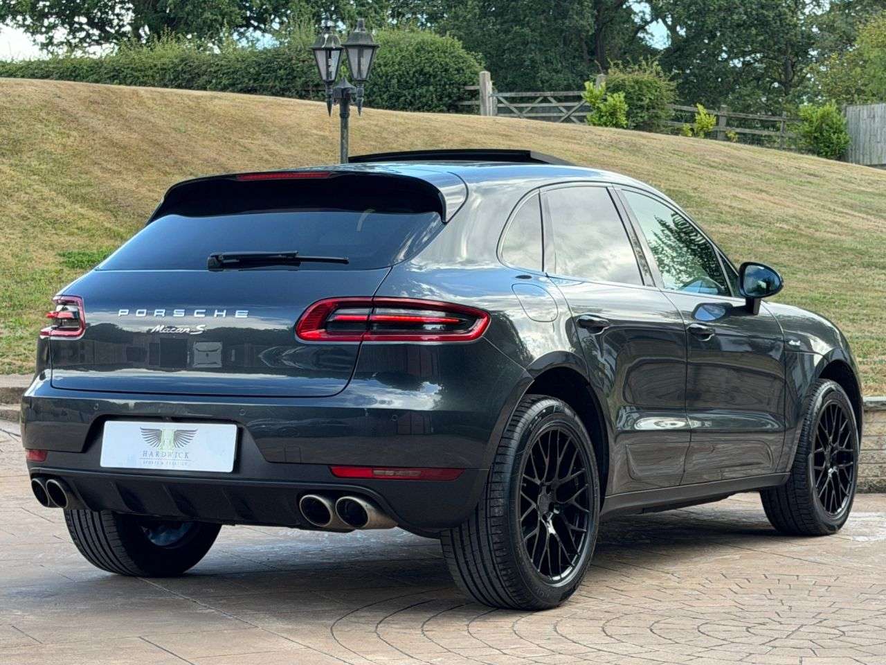 2017 PORSCHE MACAN 2017 PORSCHE MACAN