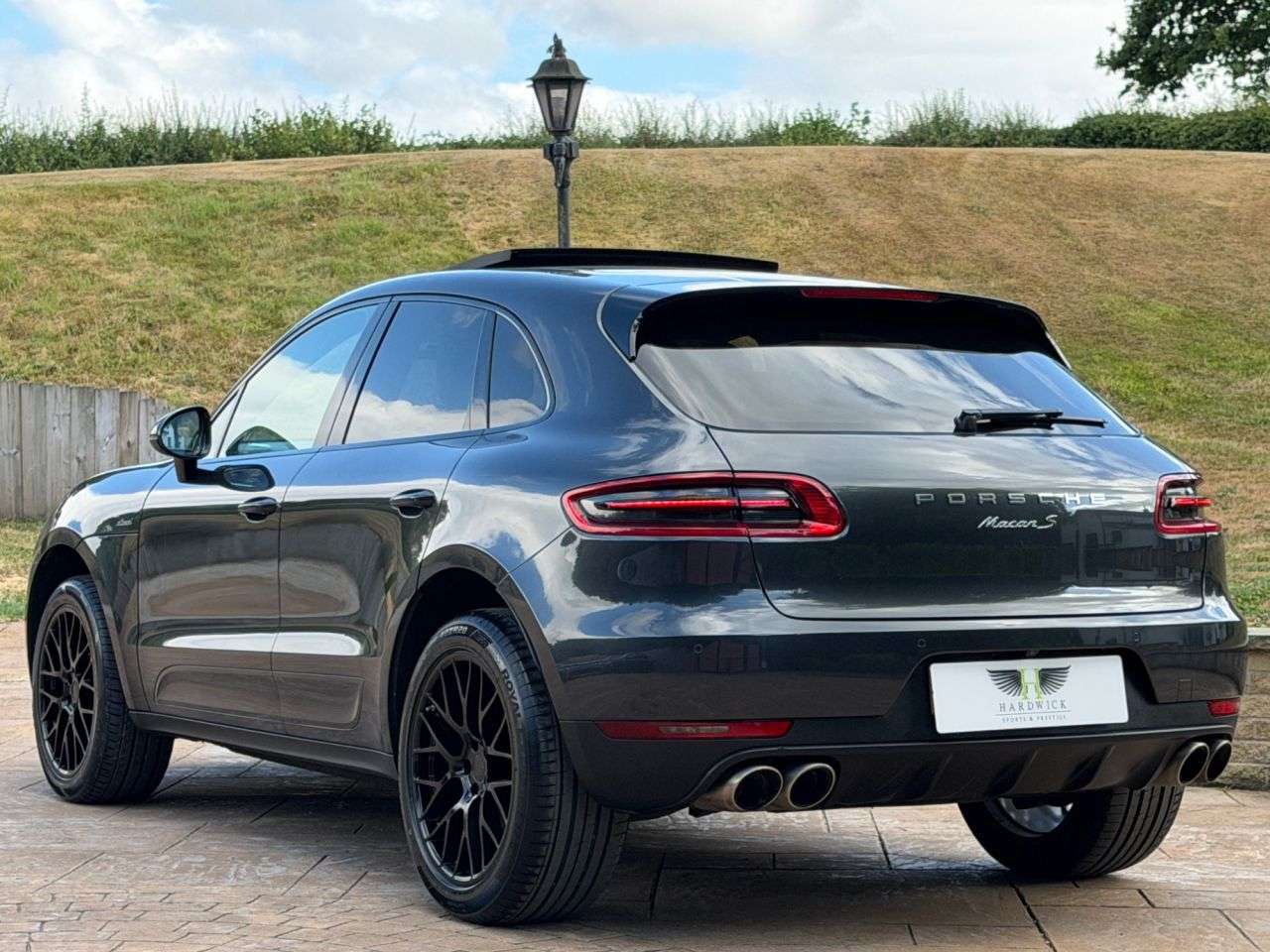 2017 PORSCHE MACAN 2017 PORSCHE MACAN