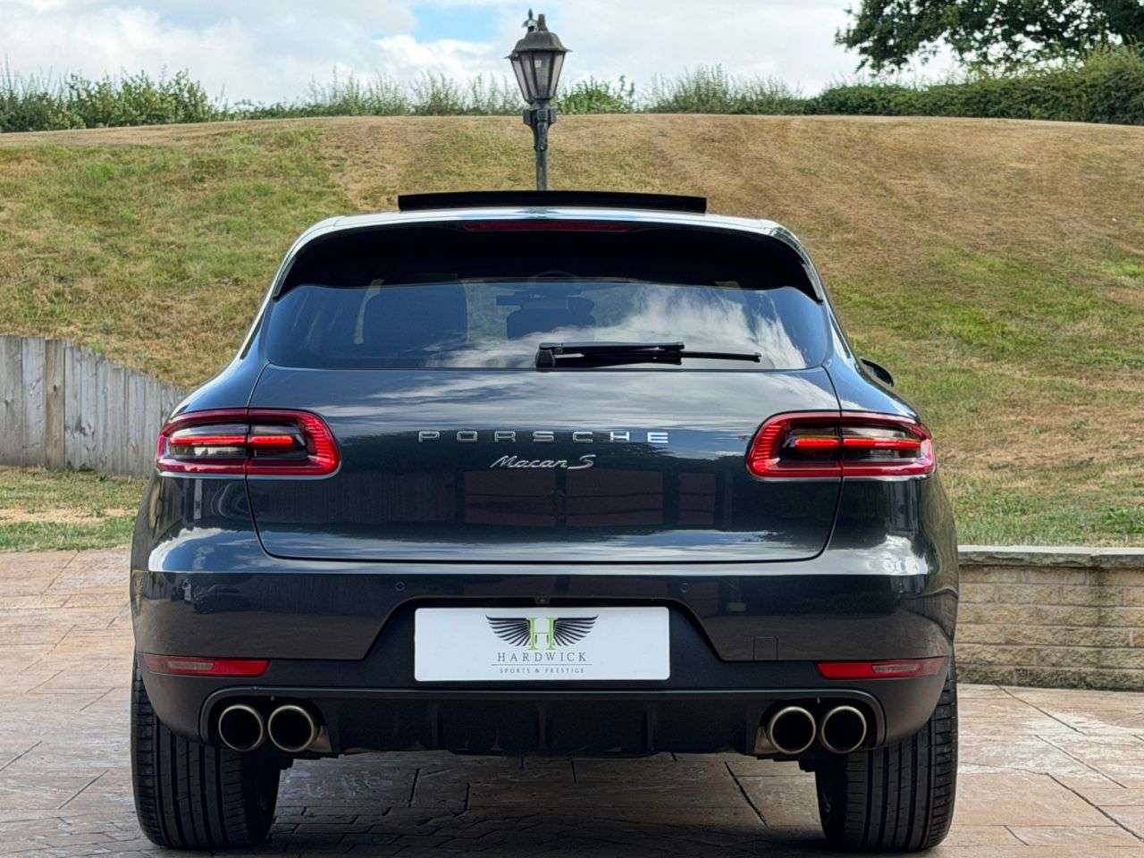 2017 PORSCHE MACAN 2017 PORSCHE MACAN