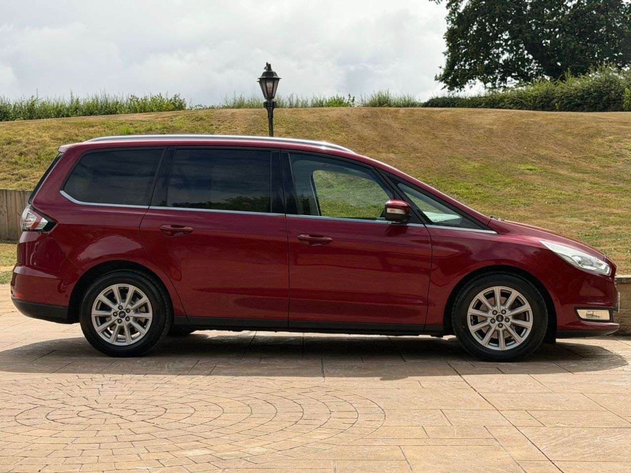 A 2017 FORD GALAXY 2.0 TDCi Titanium X MPV 5dr Diesel Powershift Euro 6 (s/s) (180 ps) 2017 RE A 2017 FORD GALAXY 2.0 TDCi Titanium X MPV 5dr Diesel Powershift Euro 6 (s/s) (180 ps) 2017 RE