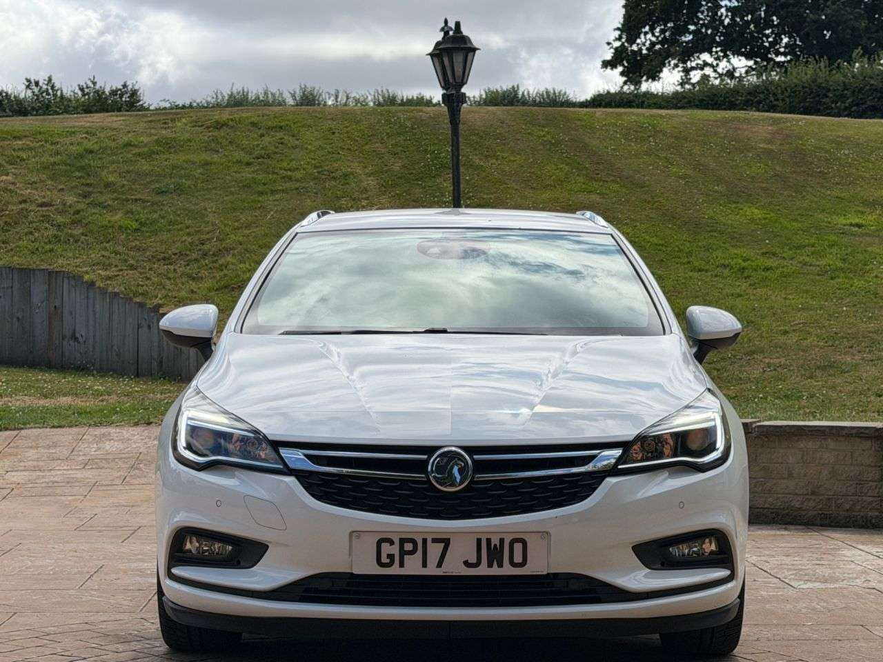 A 2017 VAUXHALL ASTRA 1.6 CDTi BiTurbo Elite Nav Sports Tourer 5dr Diesel Manual Euro 6 (s/s) (16 A 2017 VAUXHALL ASTRA 1.6 CDTi BiTurbo Elite Nav Sports Tourer 5dr Diesel Manual Euro 6 (s/s) (16