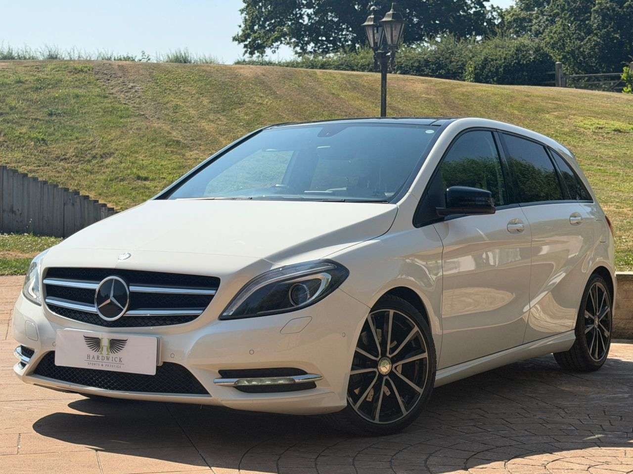 A 2014 MERCEDES-BENZ B CLASS 2.0 B220 Sport MPV 5dr Petrol 7G-DCT 4MATIC Euro 6 (s/s) (184 ps) FULL MERC A 2014 MERCEDES-BENZ B CLASS 2.0 B220 Sport MPV 5dr Petrol 7G-DCT 4MATIC Euro 6 (s/s) (184 ps) FULL MERC