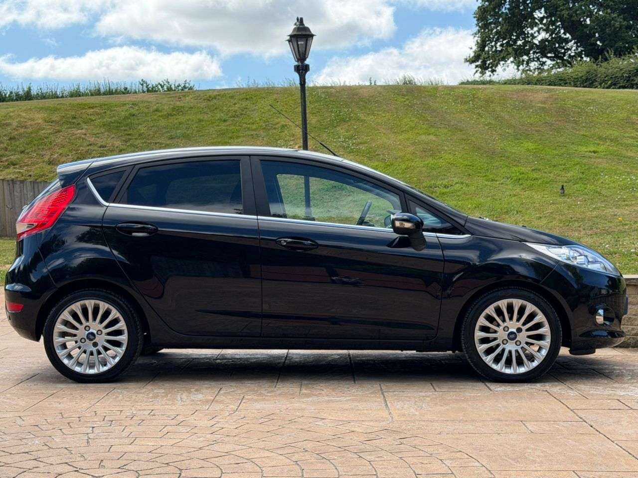 A 2011 FORD FIESTA 1.4 Titanium Hatchback 5dr Petrol Automatic (154 g/km, 94 bhp) CAMBELT CHAN A 2011 FORD FIESTA 1.4 Titanium Hatchback 5dr Petrol Automatic (154 g/km, 94 bhp) CAMBELT CHAN