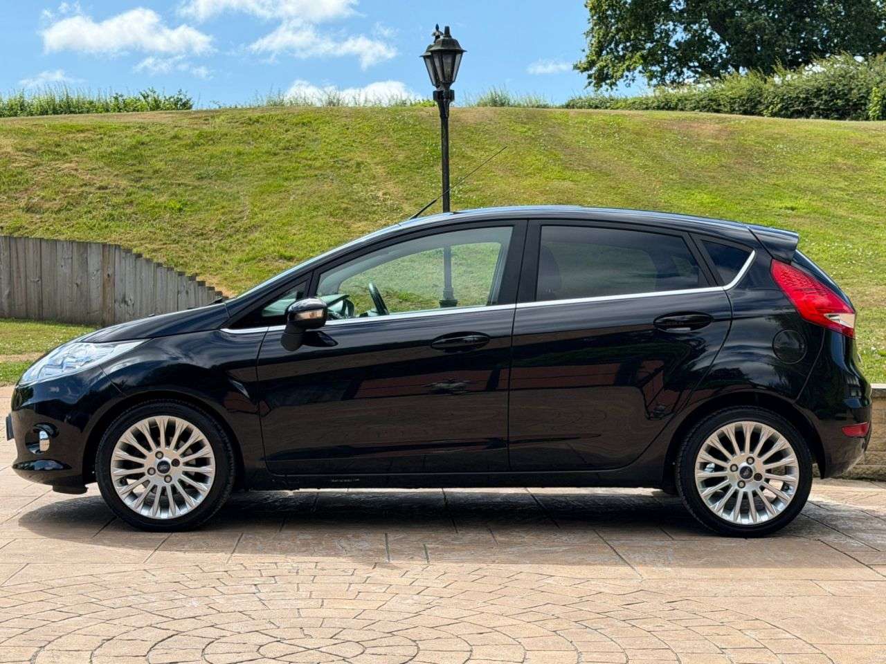 A 2011 FORD FIESTA 1.4 Titanium Hatchback 5dr Petrol Automatic (154 g/km, 94 bhp) CAMBELT CHAN A 2011 FORD FIESTA 1.4 Titanium Hatchback 5dr Petrol Automatic (154 g/km, 94 bhp) CAMBELT CHAN