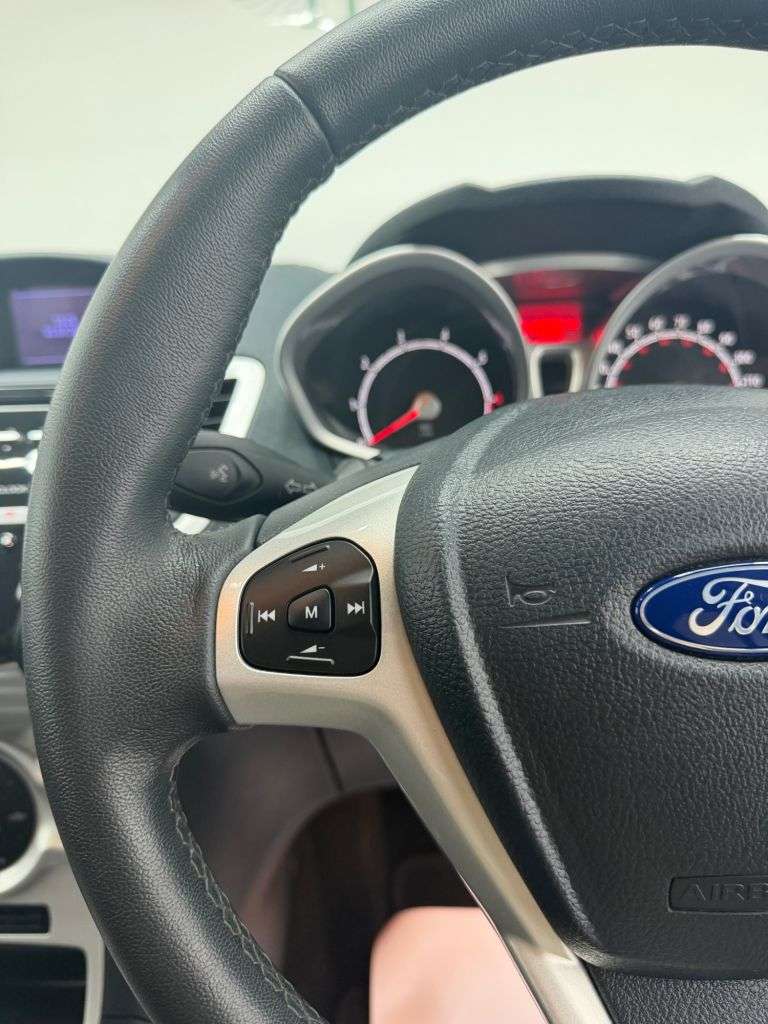 2011 FORD FIESTA 2011 FORD FIESTA