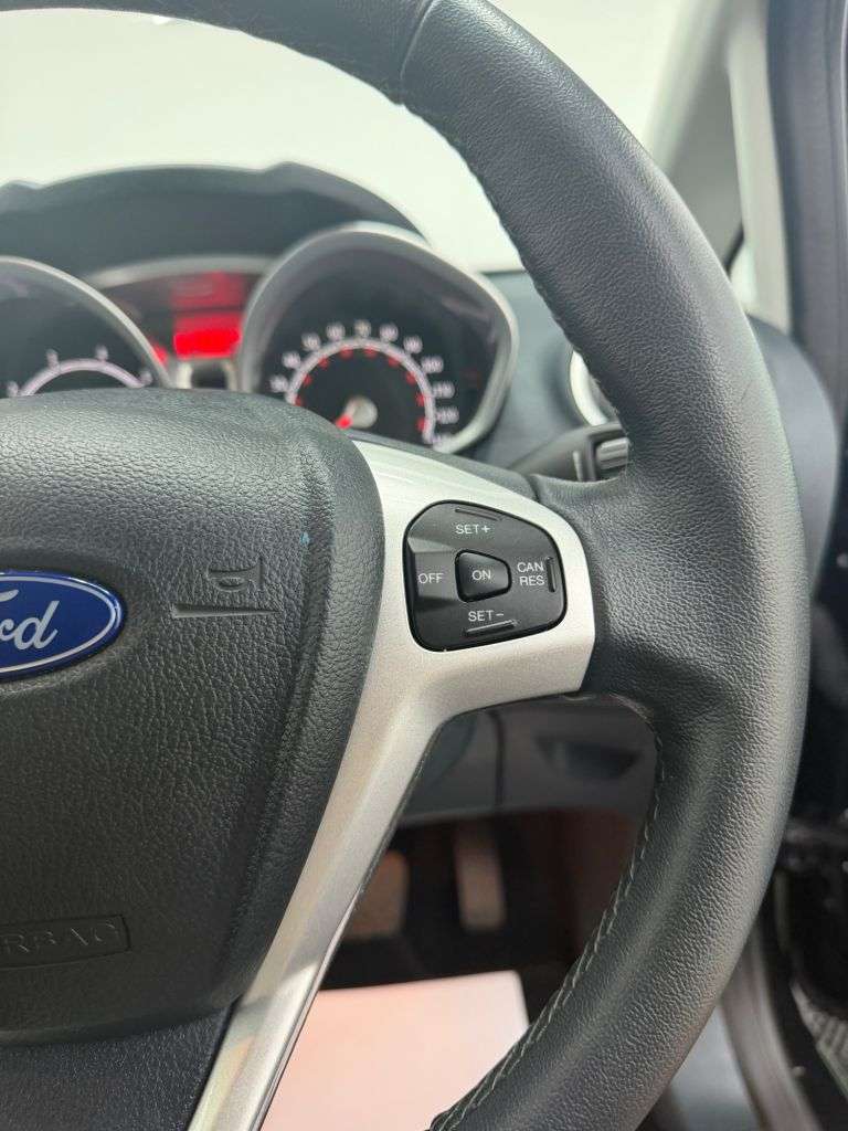 2011 FORD FIESTA 2011 FORD FIESTA