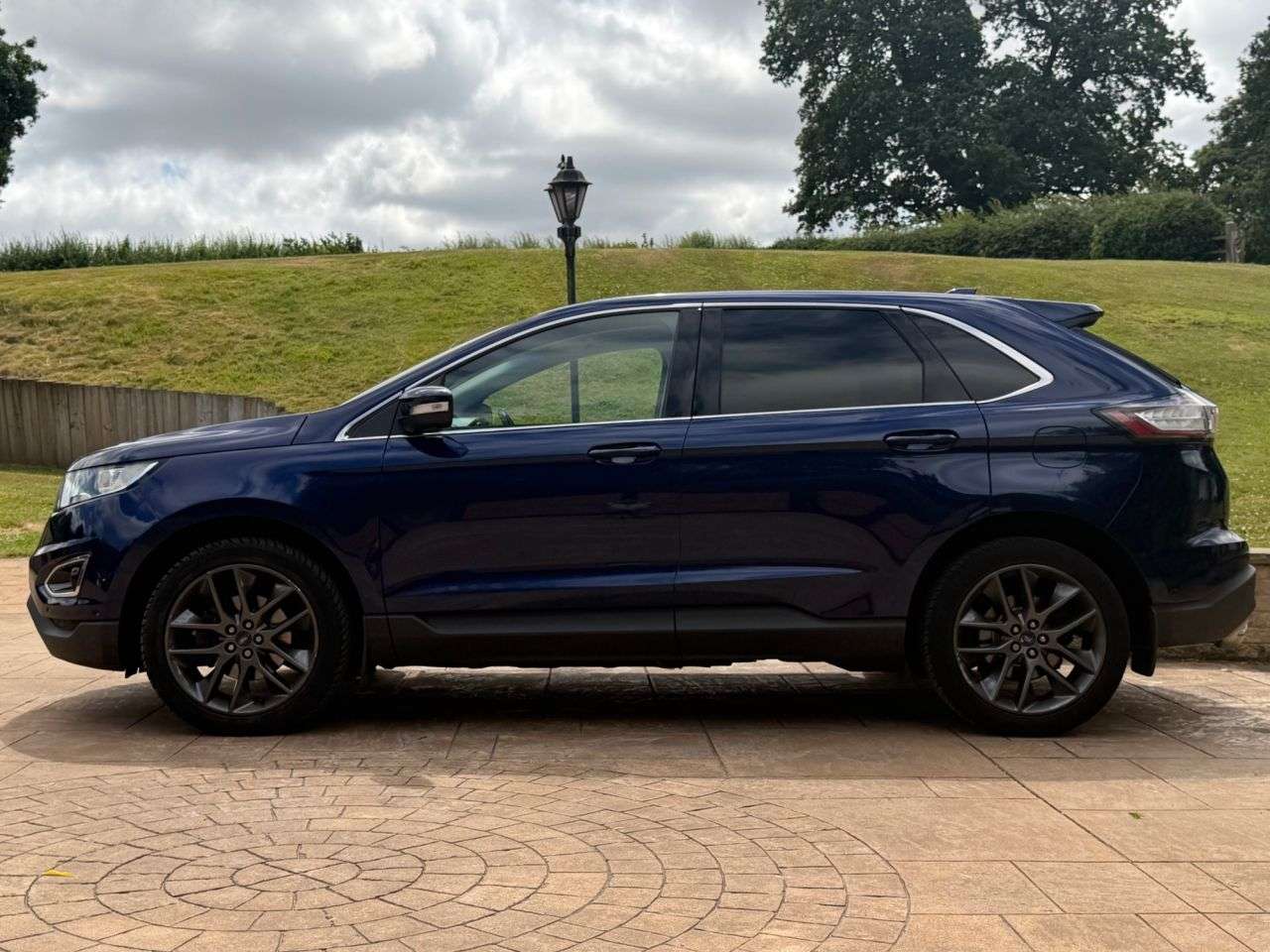A 2016 FORD EDGE 2.0 TDCi Titanium SUV 5dr Diesel Manual AWD Euro 6 (s/s) (180 ps) £4700 INF A 2016 FORD EDGE 2.0 TDCi Titanium SUV 5dr Diesel Manual AWD Euro 6 (s/s) (180 ps) £4700 INF