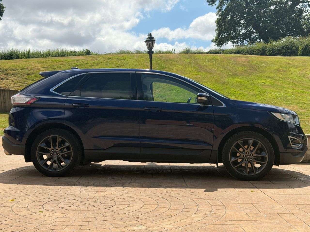 A 2016 FORD EDGE 2.0 TDCi Titanium SUV 5dr Diesel Manual AWD Euro 6 (s/s) (180 ps) £4700 INF A 2016 FORD EDGE 2.0 TDCi Titanium SUV 5dr Diesel Manual AWD Euro 6 (s/s) (180 ps) £4700 INF