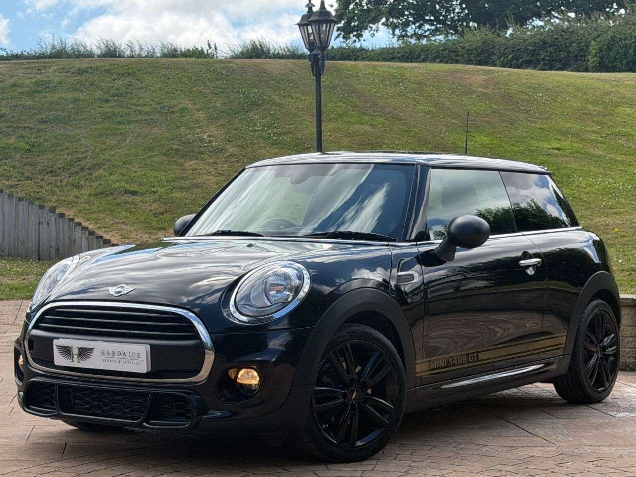 A 2018 MINI HATCH 1.5 One 1499 GT Hatchback 3dr Petrol Manual Euro 6 (s/s) (102 ps) SERVICE H A 2018 MINI HATCH 1.5 One 1499 GT Hatchback 3dr Petrol Manual Euro 6 (s/s) (102 ps) SERVICE H