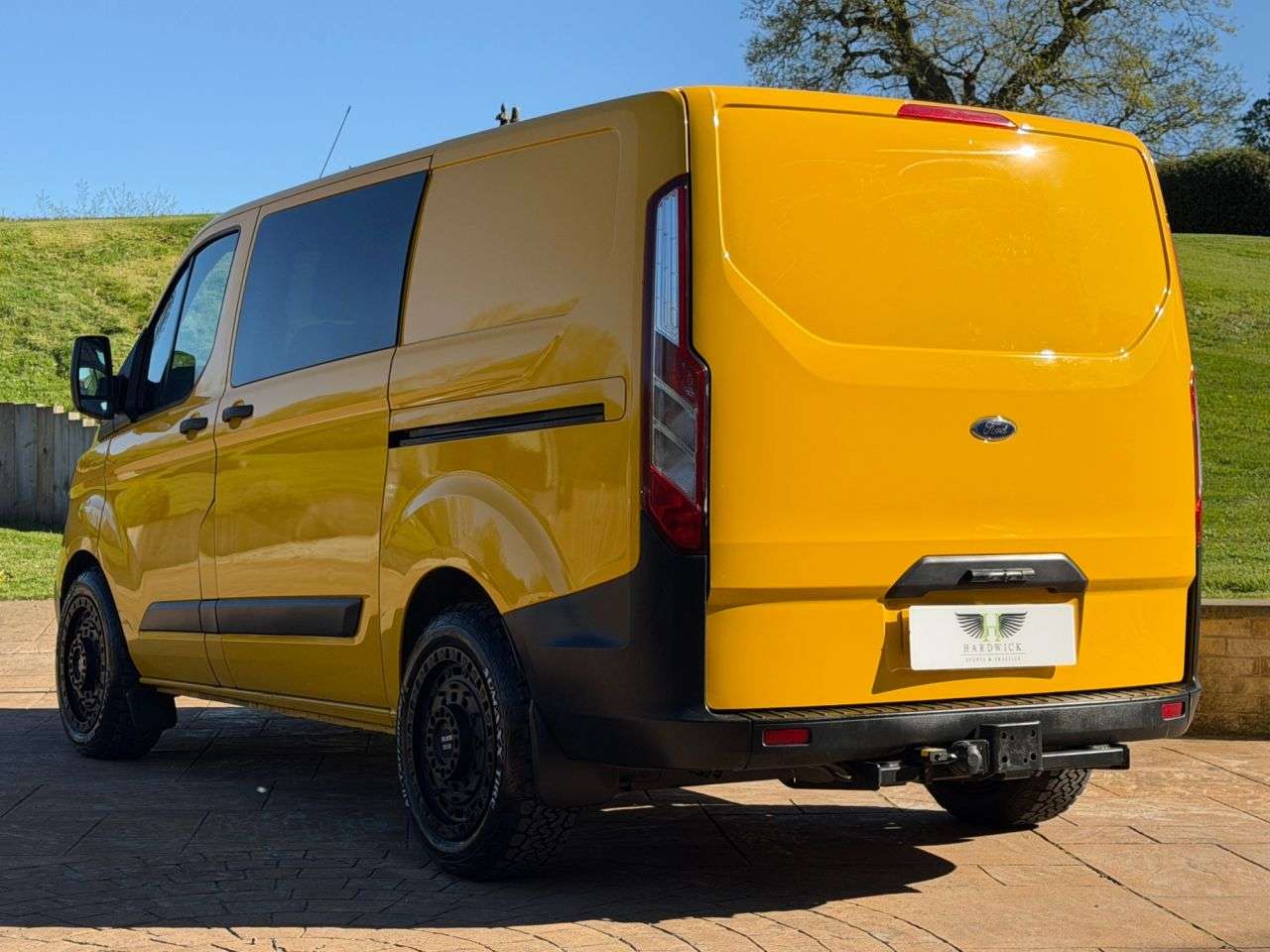 A 2022 FORD TRANSIT CUSTOM 2.0 340 EcoBlue Leader Panel Van 5dr Diesel Manual L1 H1 Euro 6 (s/s) (130 A 2022 FORD TRANSIT CUSTOM 2.0 340 EcoBlue Leader Panel Van 5dr Diesel Manual L1 H1 Euro 6 (s/s) (130