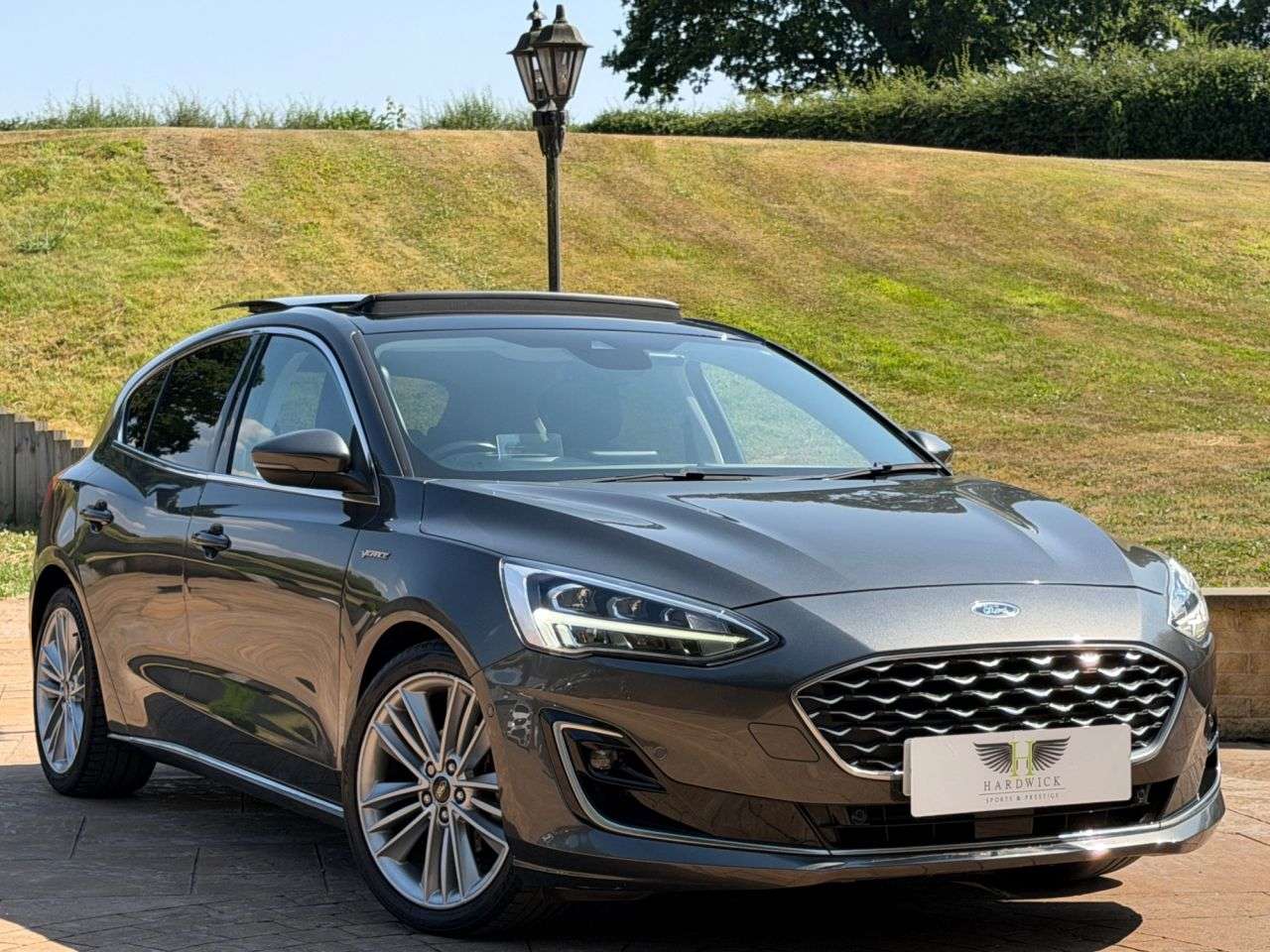 A 2018 FORD FOCUS 1.0T EcoBoost Vignale Hatchback 5dr Petrol Manual Euro 6 (s/s) (125 ps) STU A 2018 FORD FOCUS 1.0T EcoBoost Vignale Hatchback 5dr Petrol Manual Euro 6 (s/s) (125 ps) STU