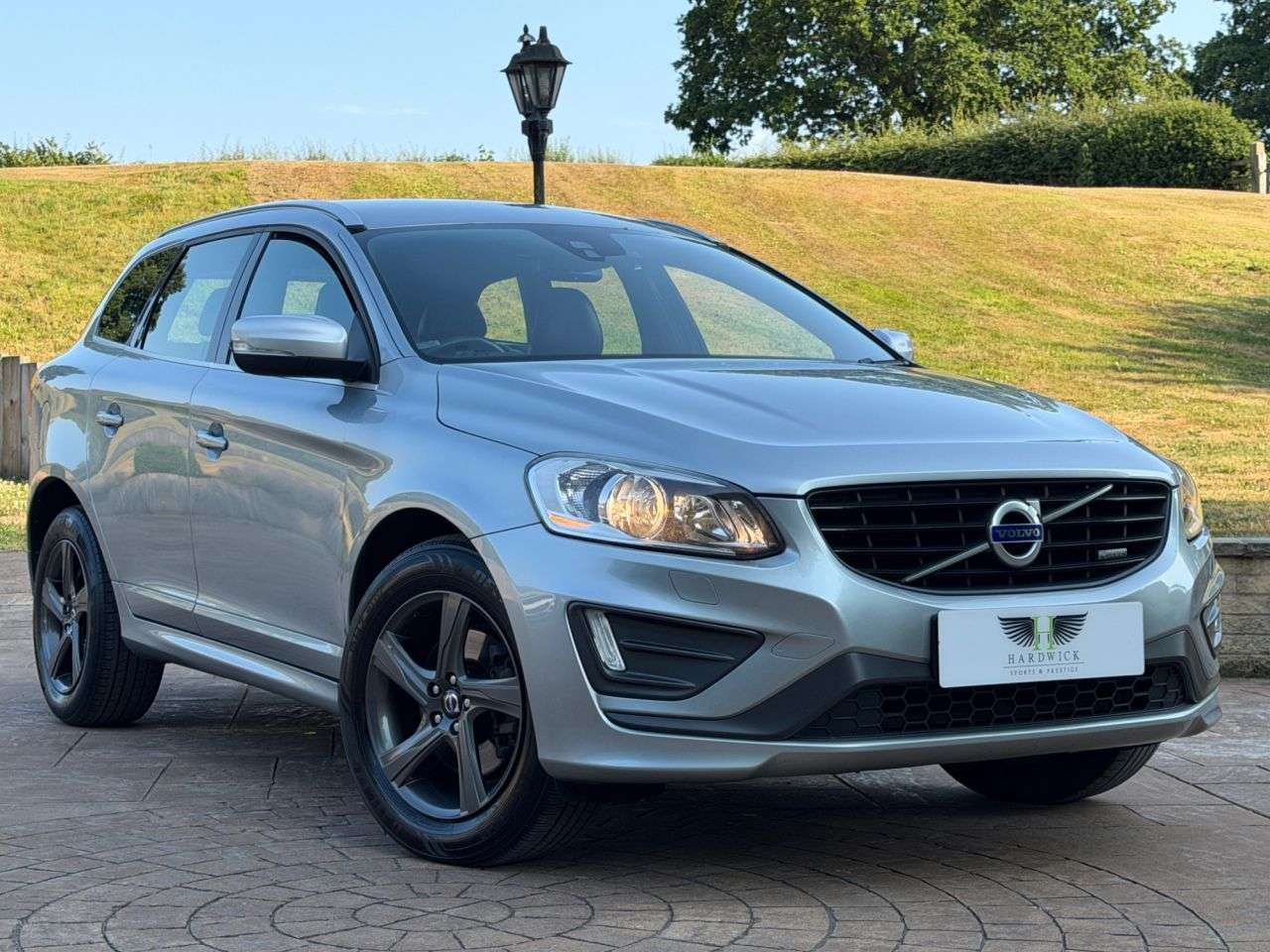 A 2014 VOLVO XC60 2.4 D5 R-Design Nav SUV 5dr Diesel Manual AWD Euro 5 (s/s) (215 ps) 2 KEYS- A 2014 VOLVO XC60 2.4 D5 R-Design Nav SUV 5dr Diesel Manual AWD Euro 5 (s/s) (215 ps) 2 KEYS-