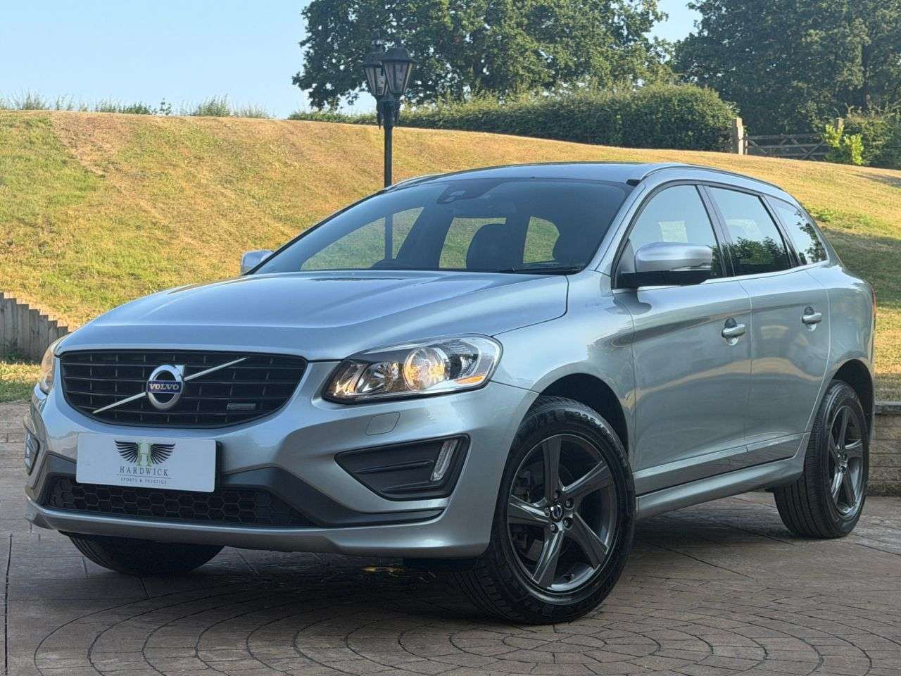 A 2014 VOLVO XC60 2.4 D5 R-Design Nav SUV 5dr Diesel Manual AWD Euro 5 (s/s) (215 ps) 2 KEYS- A 2014 VOLVO XC60 2.4 D5 R-Design Nav SUV 5dr Diesel Manual AWD Euro 5 (s/s) (215 ps) 2 KEYS-