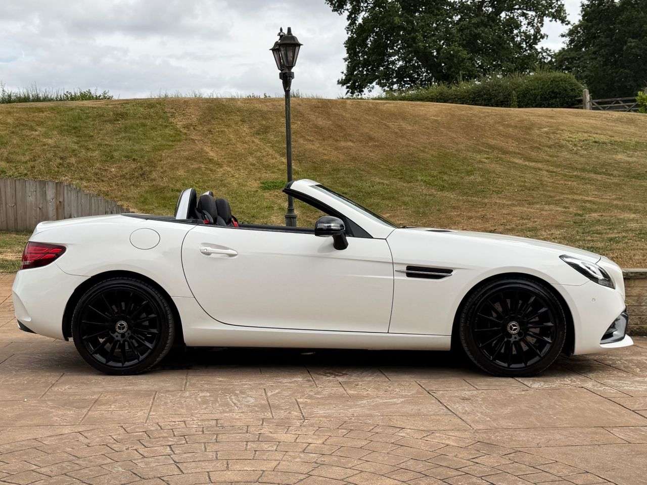 A 2017 MERCEDES-BENZ SLC 2.1 SLC250d AMG Line Convertible 2dr Diesel G-Tronic Euro 6 (s/s) (204 ps) A 2017 MERCEDES-BENZ SLC 2.1 SLC250d AMG Line Convertible 2dr Diesel G-Tronic Euro 6 (s/s) (204 ps)
