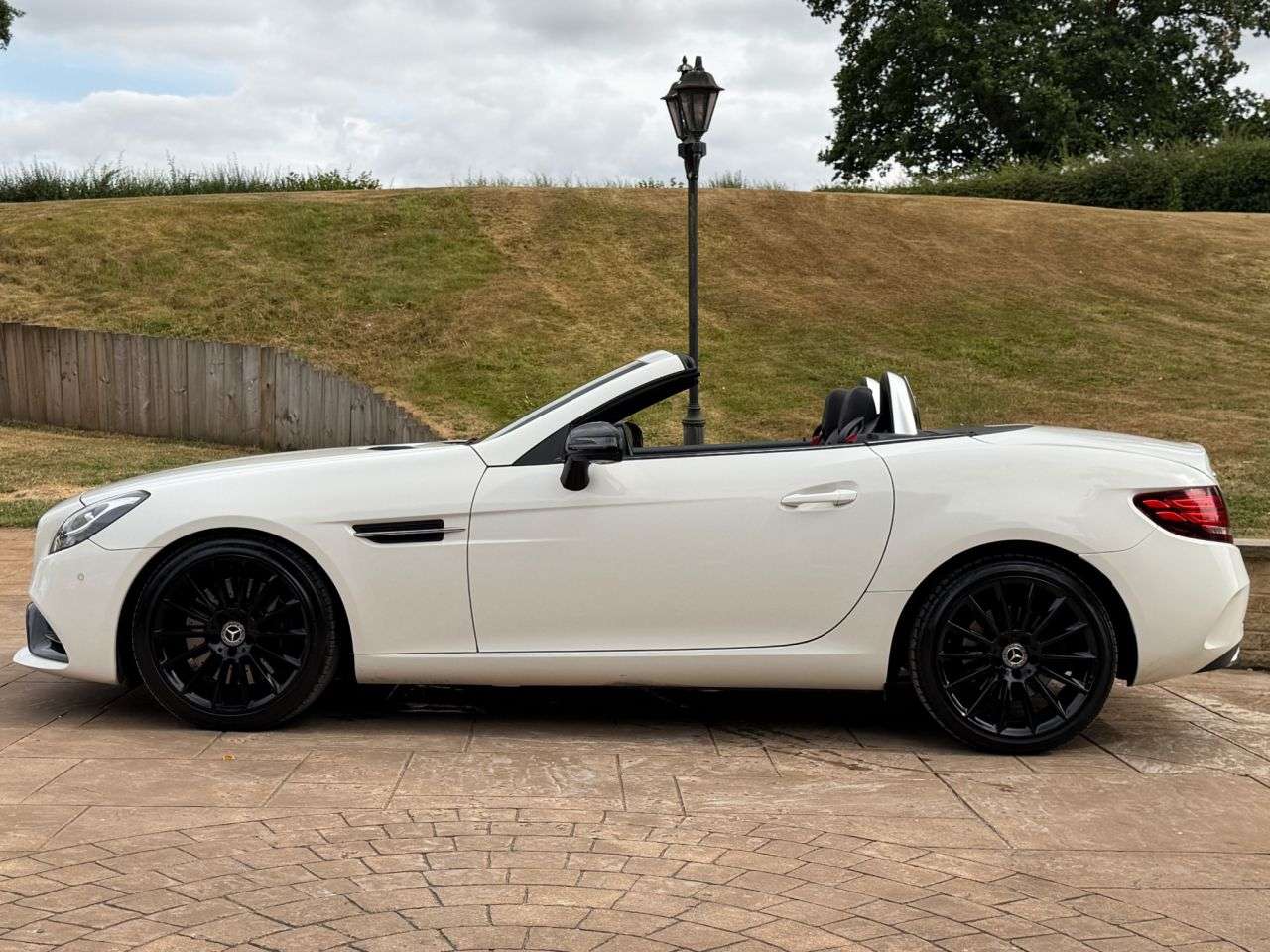 A 2017 MERCEDES-BENZ SLC 2.1 SLC250d AMG Line Convertible 2dr Diesel G-Tronic Euro 6 (s/s) (204 ps) A 2017 MERCEDES-BENZ SLC 2.1 SLC250d AMG Line Convertible 2dr Diesel G-Tronic Euro 6 (s/s) (204 ps)