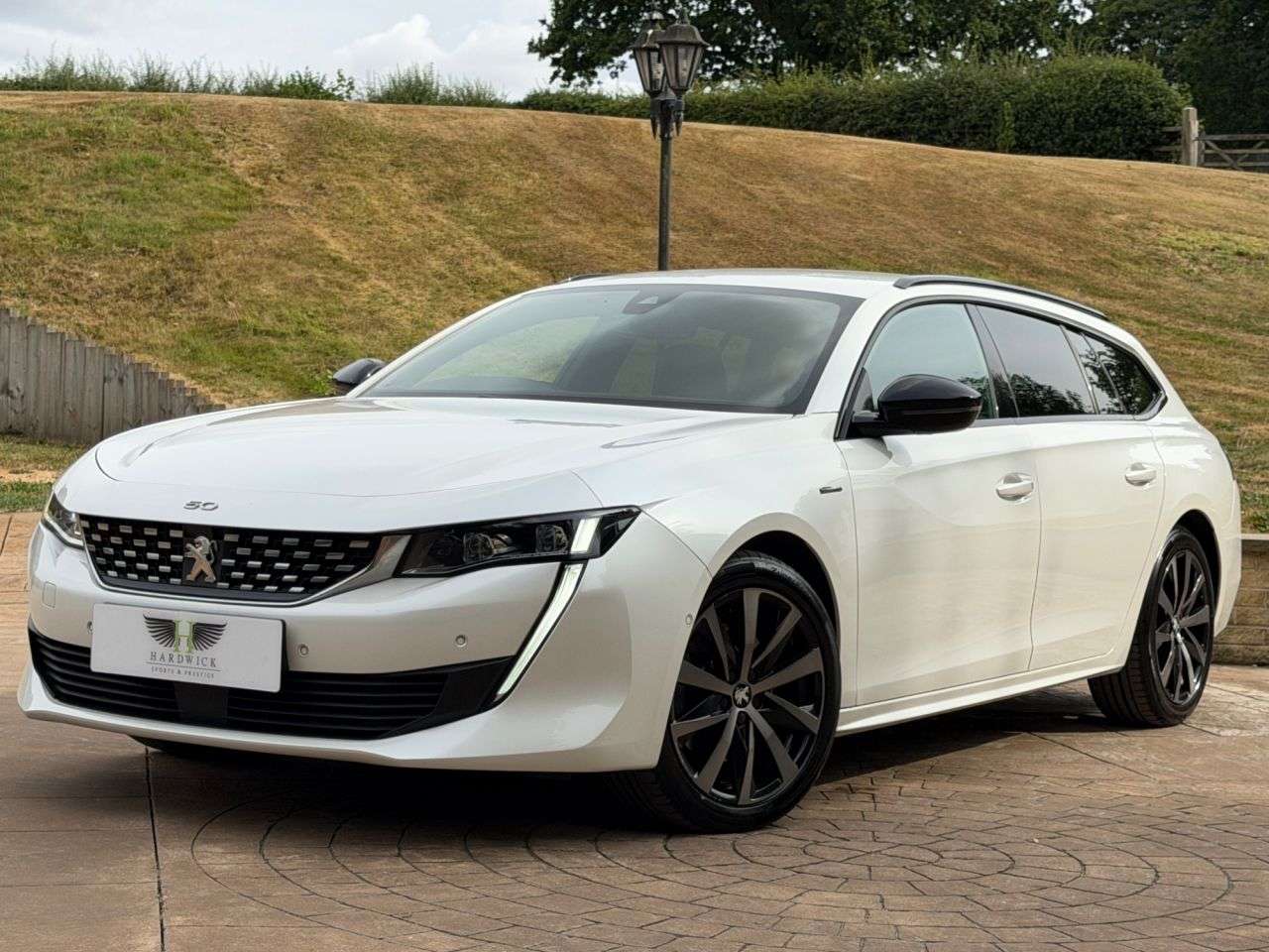 A 2019 PEUGEOT 508 SW 2.0 BlueHDi GT Line Estate 5dr Diesel EAT Euro 6 (s/s) (160 ps) PERAL WHITE A 2019 PEUGEOT 508 SW 2.0 BlueHDi GT Line Estate 5dr Diesel EAT Euro 6 (s/s) (160 ps) PERAL WHITE