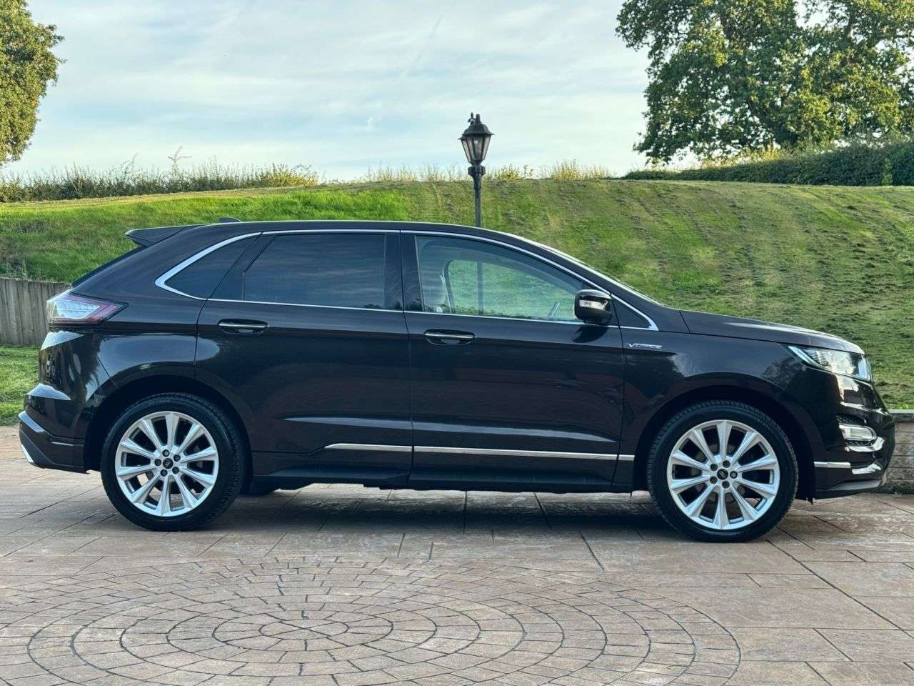 A 2017 FORD EDGE 2.0 TDCi Vignale SUV 5dr Diesel Powershift AWD Euro 6 (s/s) (210 ps) 12 MON A 2017 FORD EDGE 2.0 TDCi Vignale SUV 5dr Diesel Powershift AWD Euro 6 (s/s) (210 ps) 12 MON