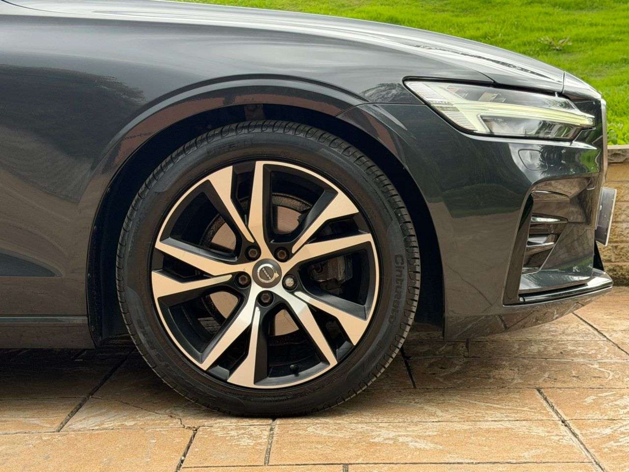 2019 VOLVO V60 2019 VOLVO V60